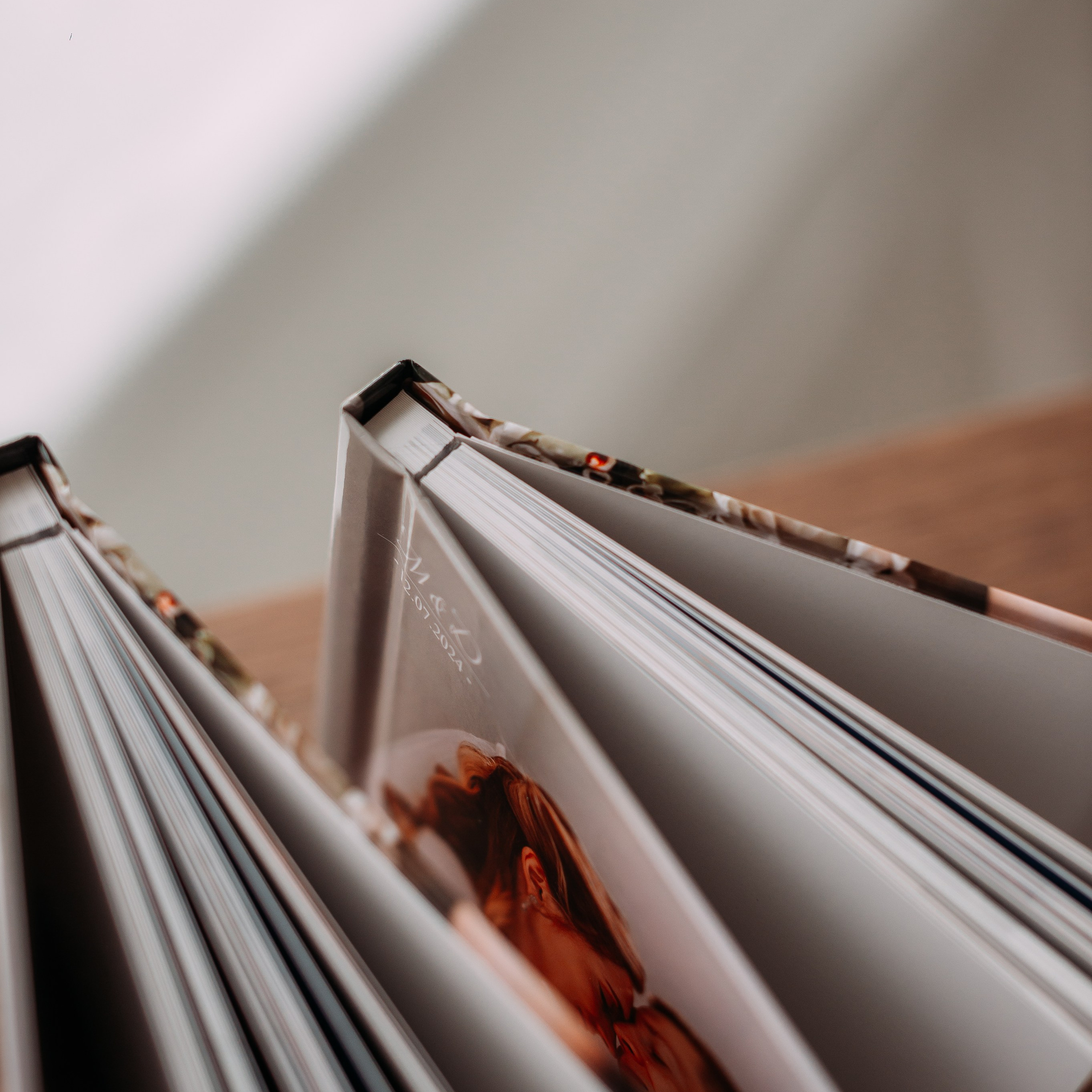 Страницы в ламинации. Свадебный фотограф Алёна Замотаева