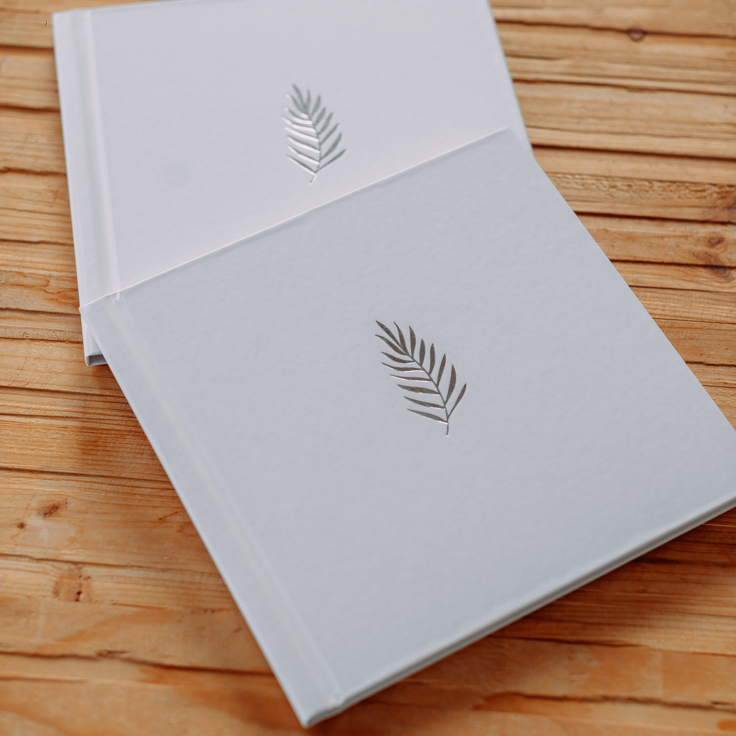 Страницы в ламинации. Свадебный фотограф Алёна Замотаева