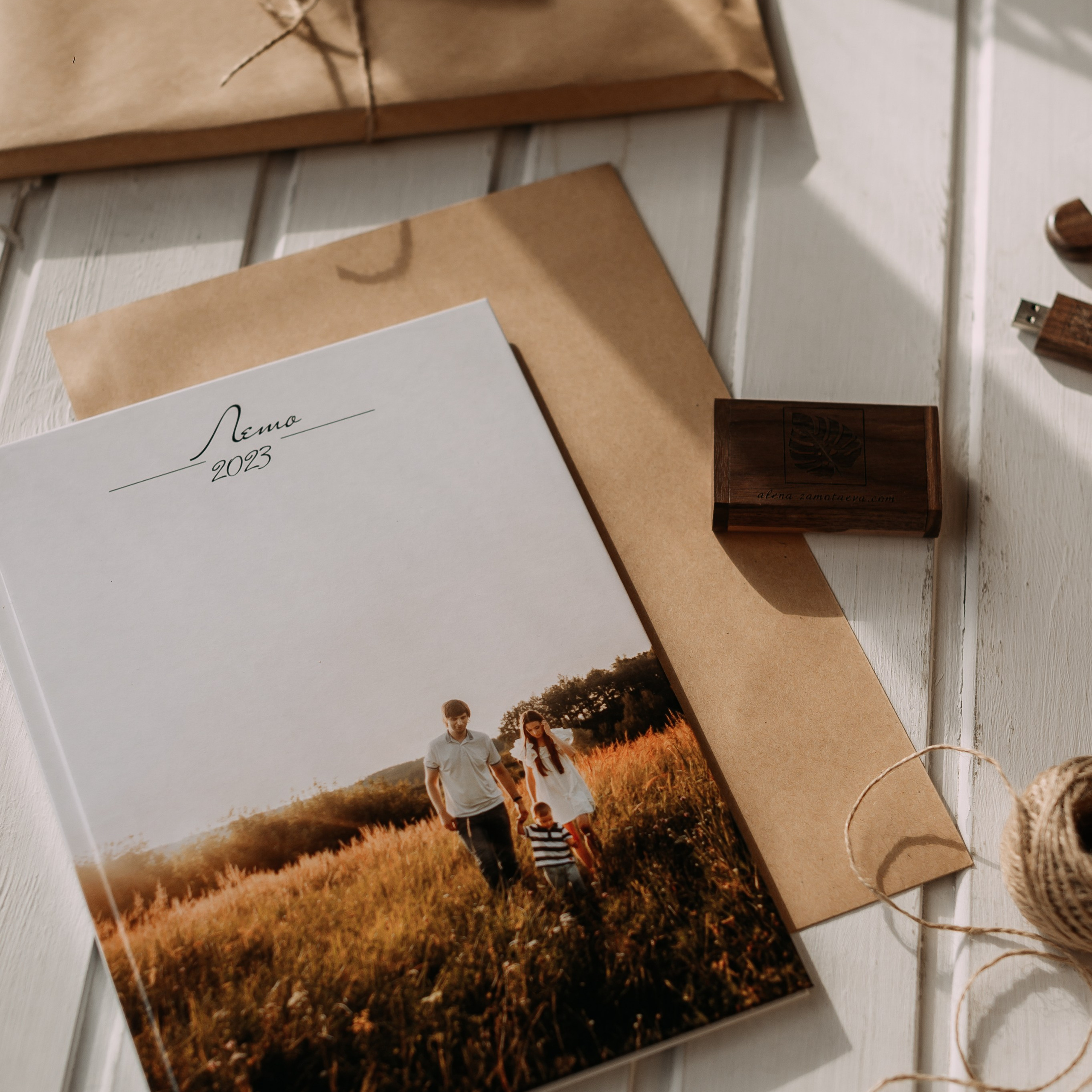 Страницы в ламинации. Свадебный фотограф Алёна Замотаева