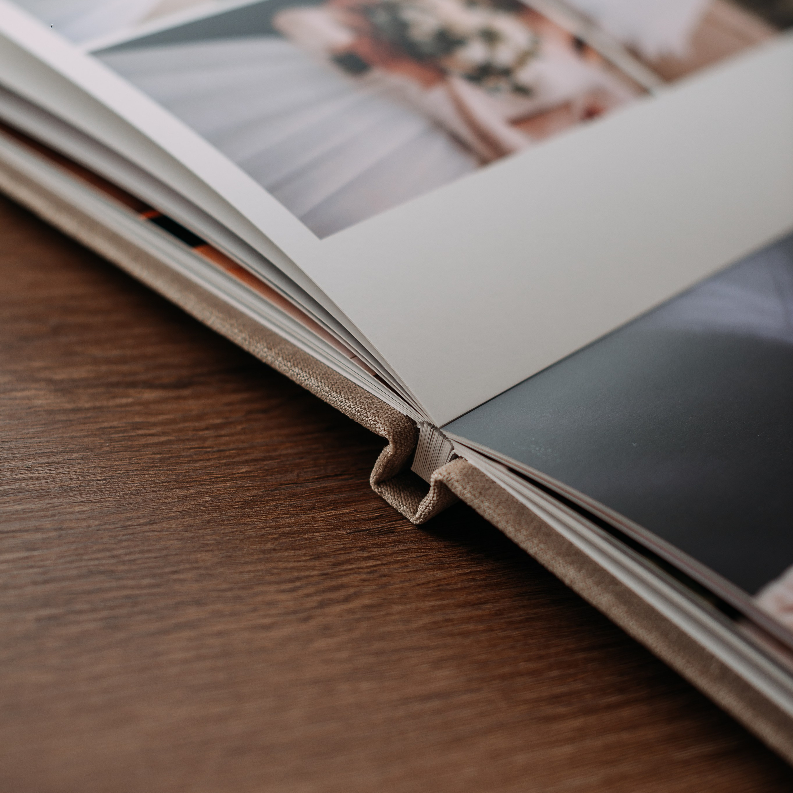 Страницы в ламинации. Свадебный фотограф Алёна Замотаева