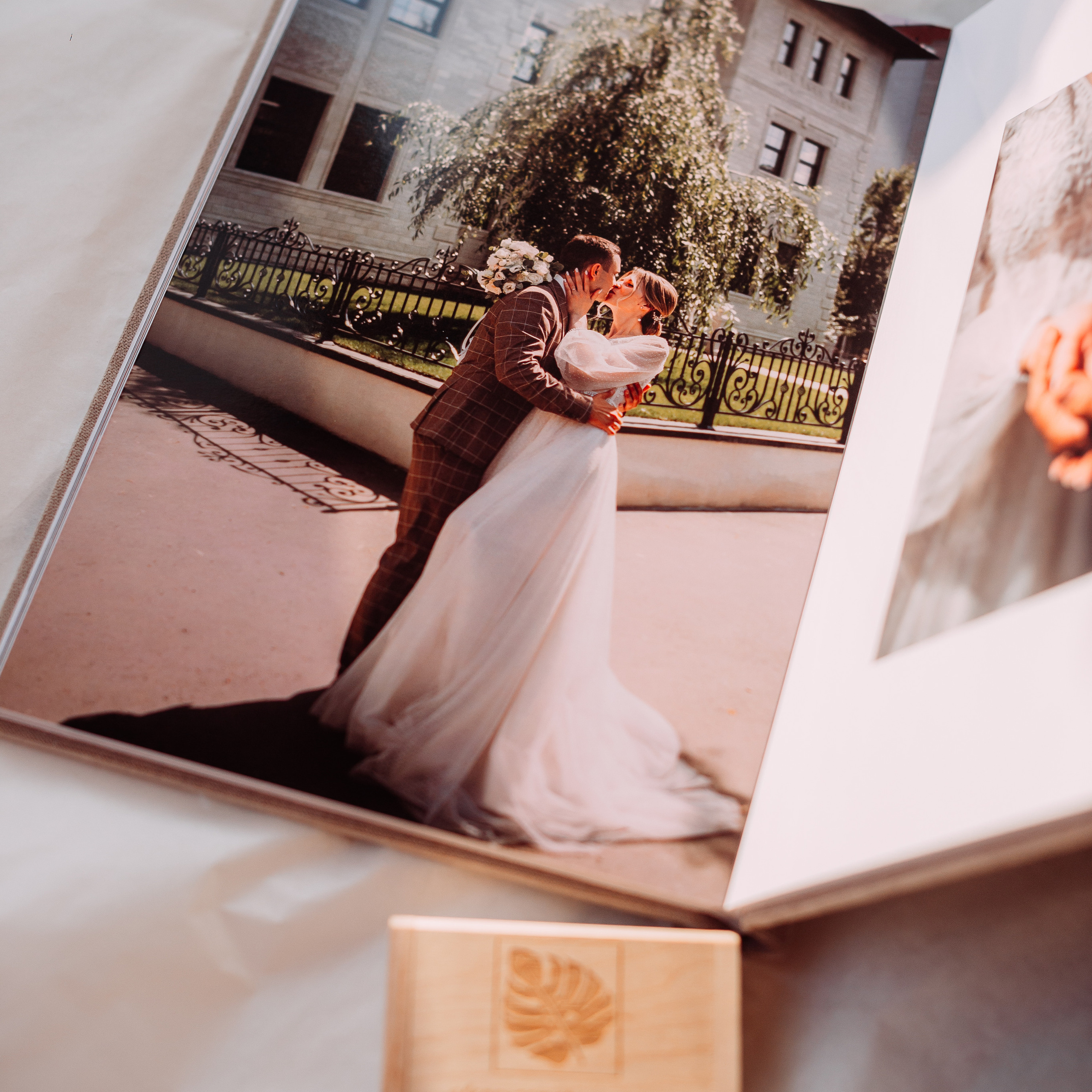 Страницы в ламинации. Свадебный фотограф Алёна Замотаева