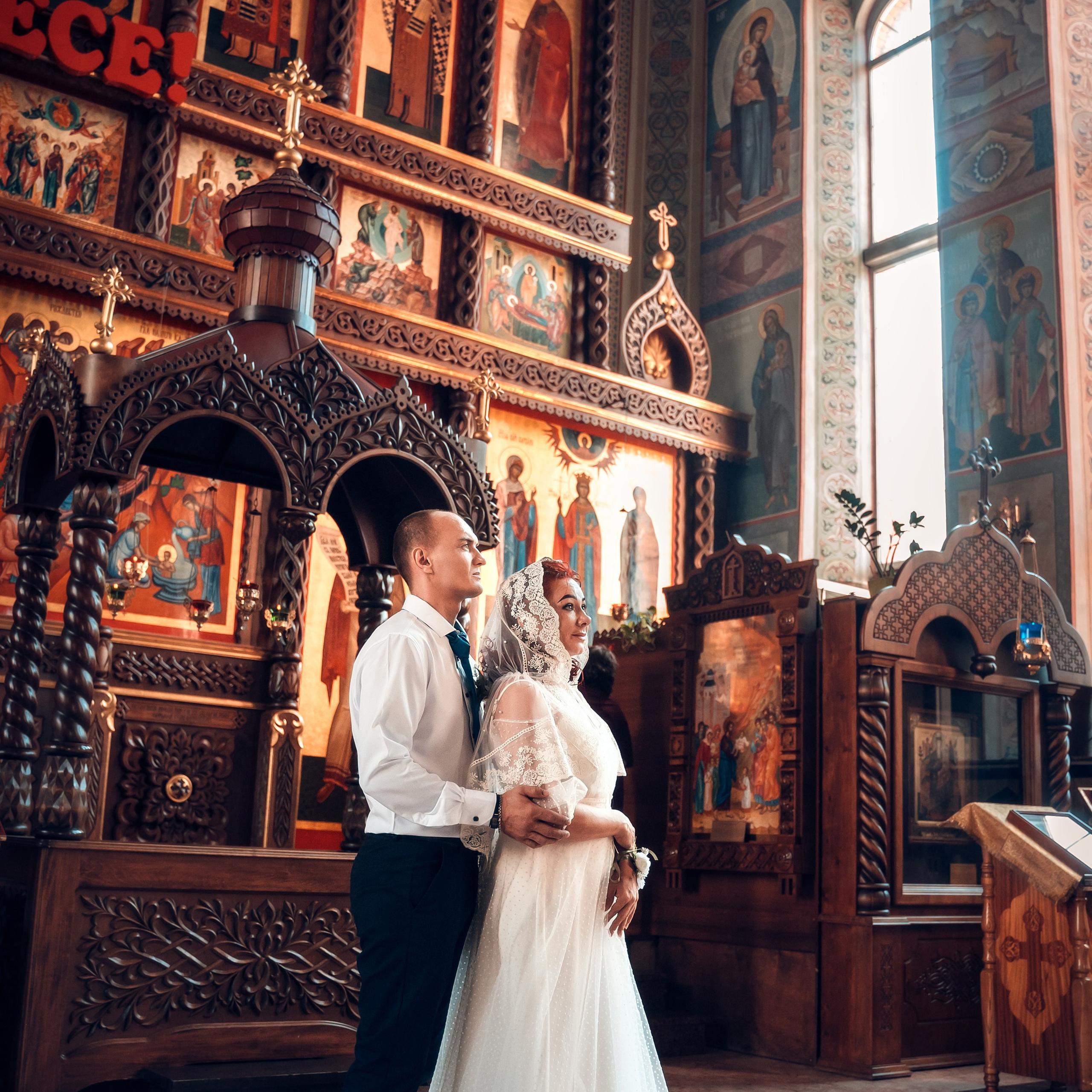 Таинство Венчания Алексея и Юлии в храмеРождества Христова