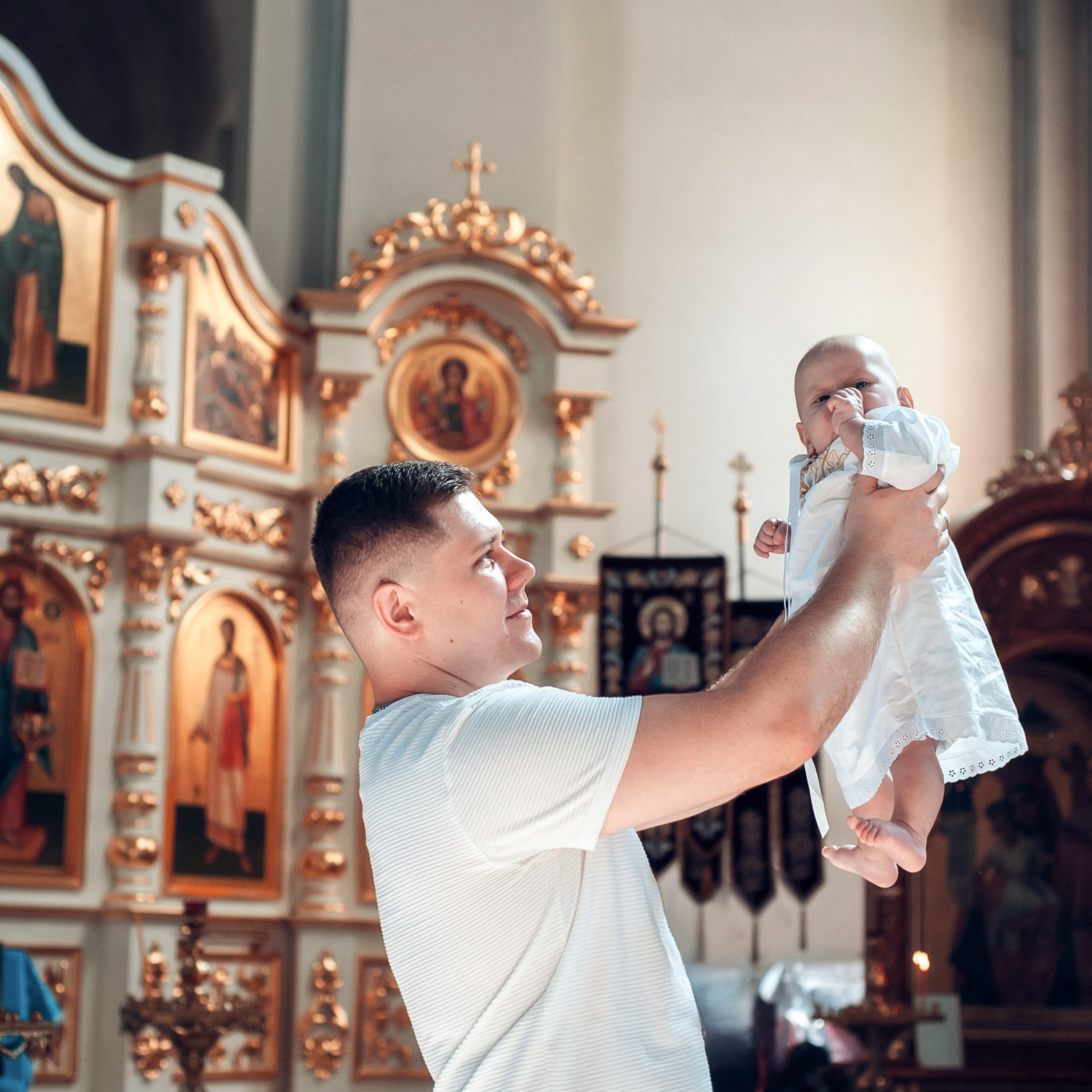 Таинство Крещения Артема в храме Николая Чудотворца