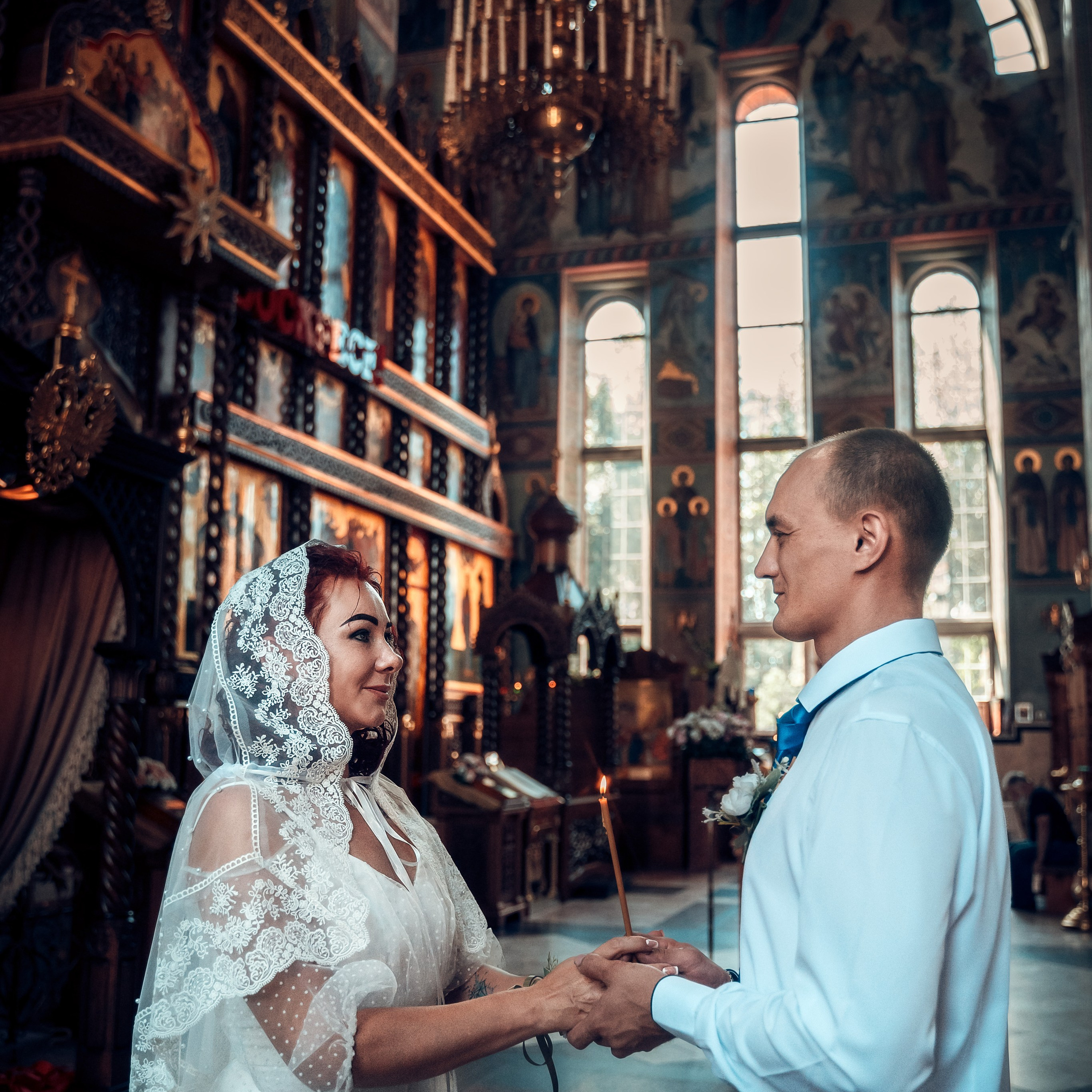 Таинство Венчания Алексея и Юлии в храмеРождества Христова