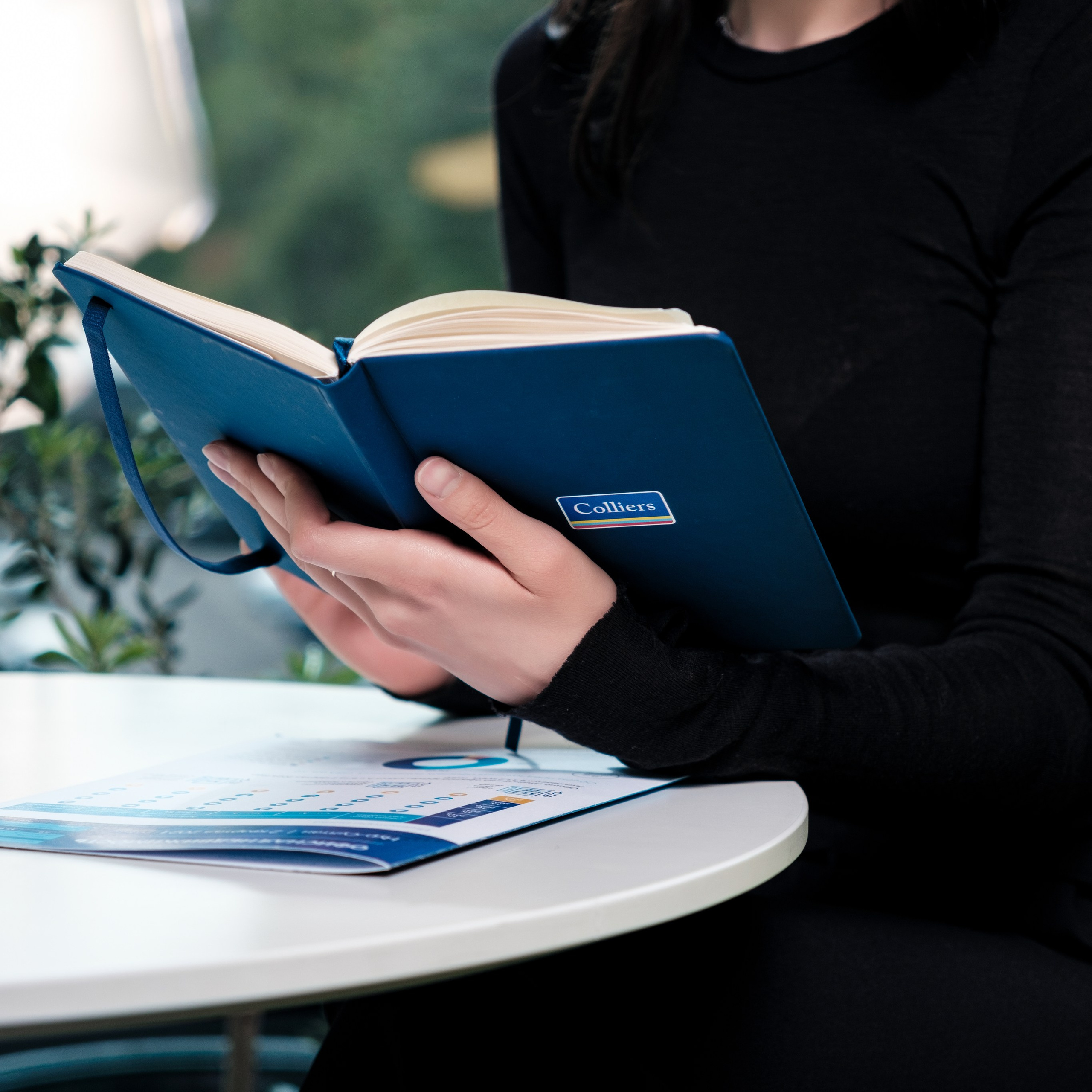 Бизнес портрет Алматы фотосессия в студии