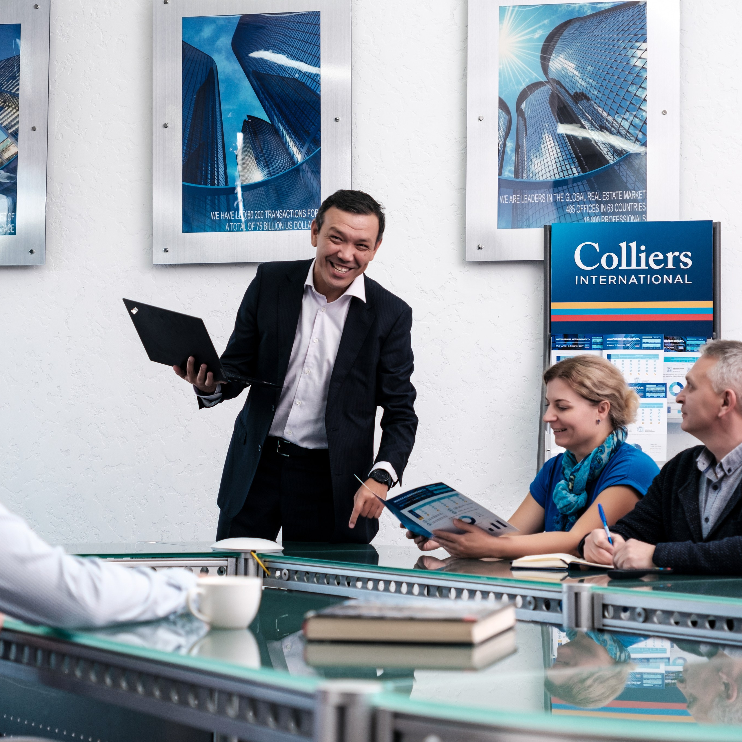 Бизнес портрет Алматы фотосессия в студии