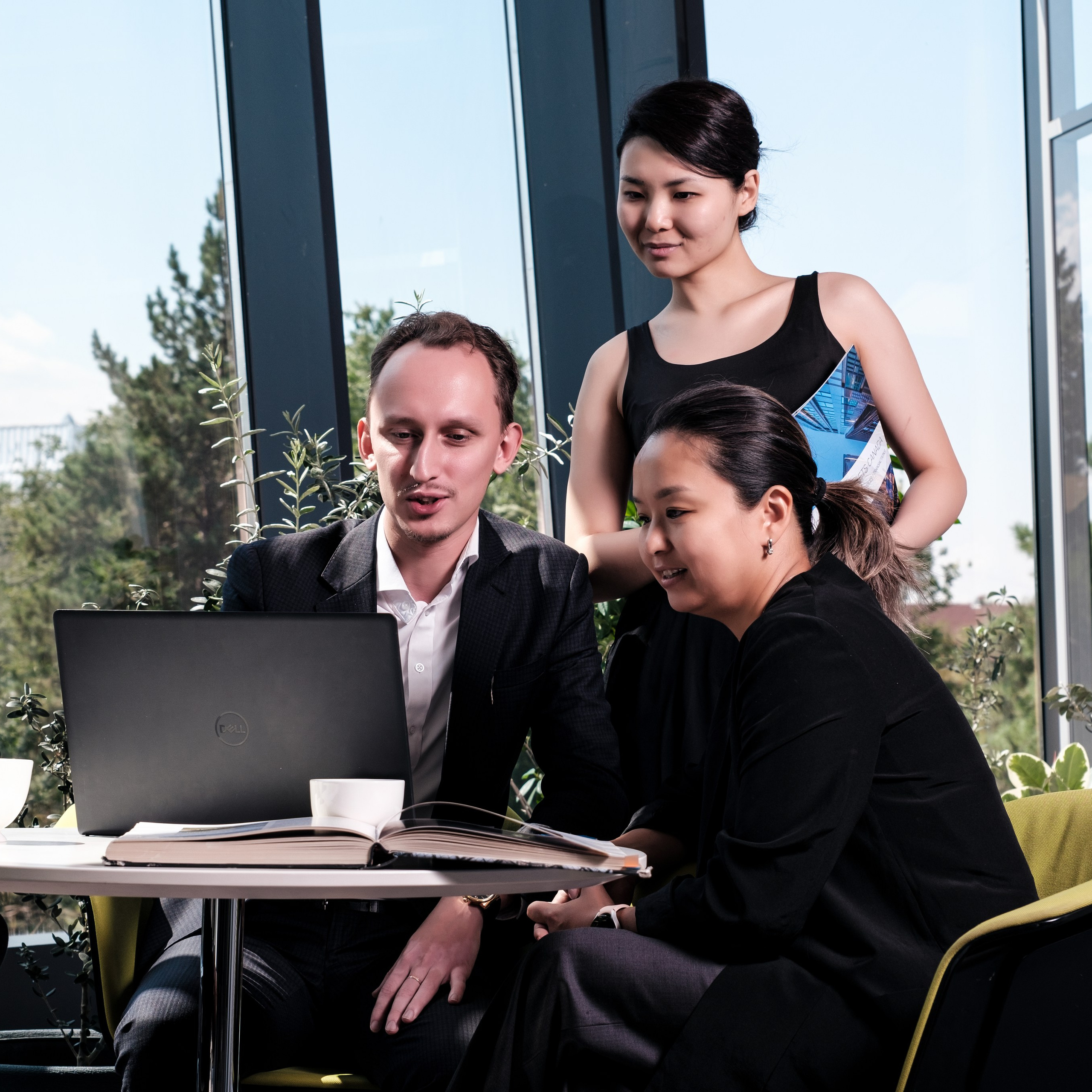 Бизнес портрет Алматы фотосессия в студии