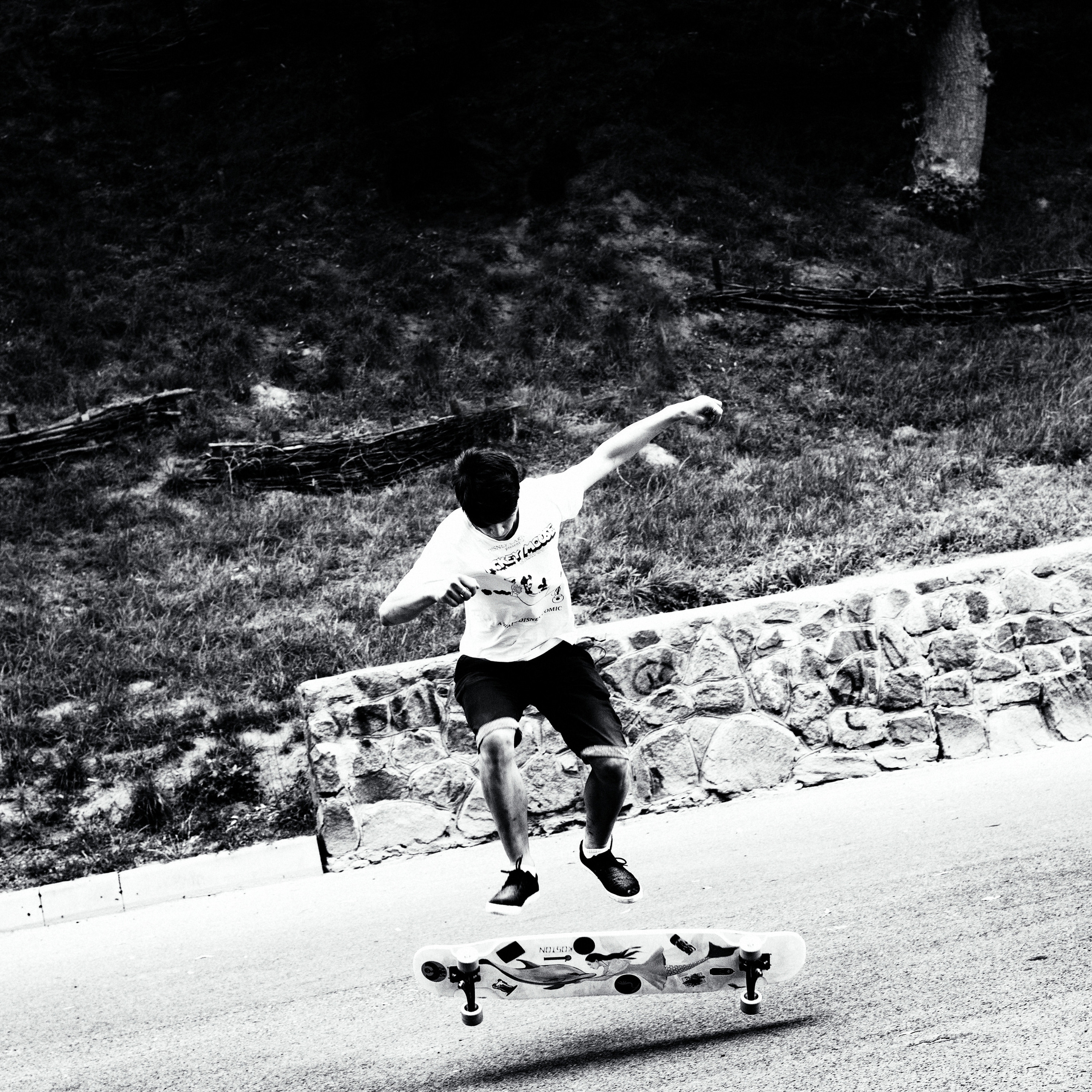 Уличный скейтбординг