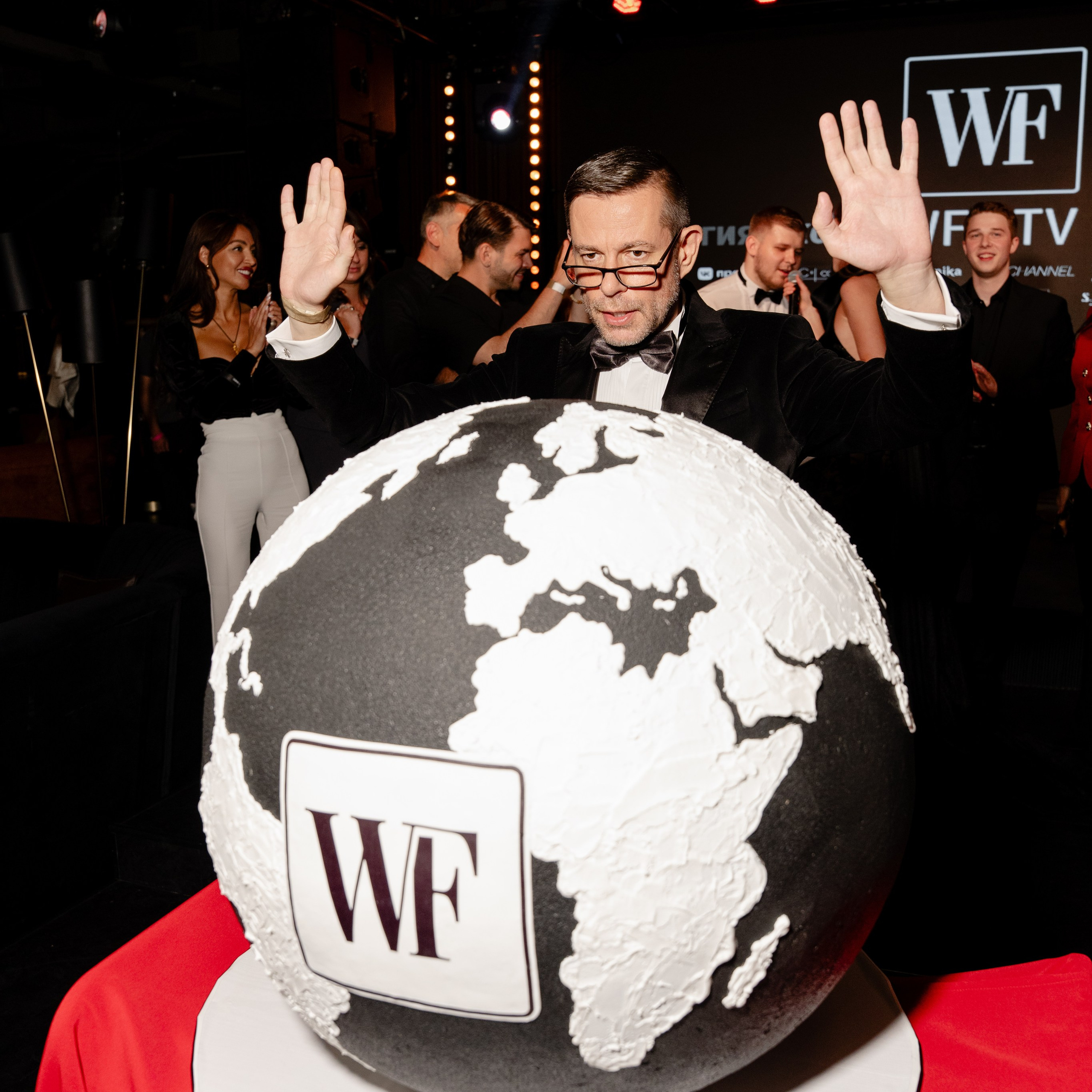 WORLD FASHION CHANEL 20 ЛЕТ