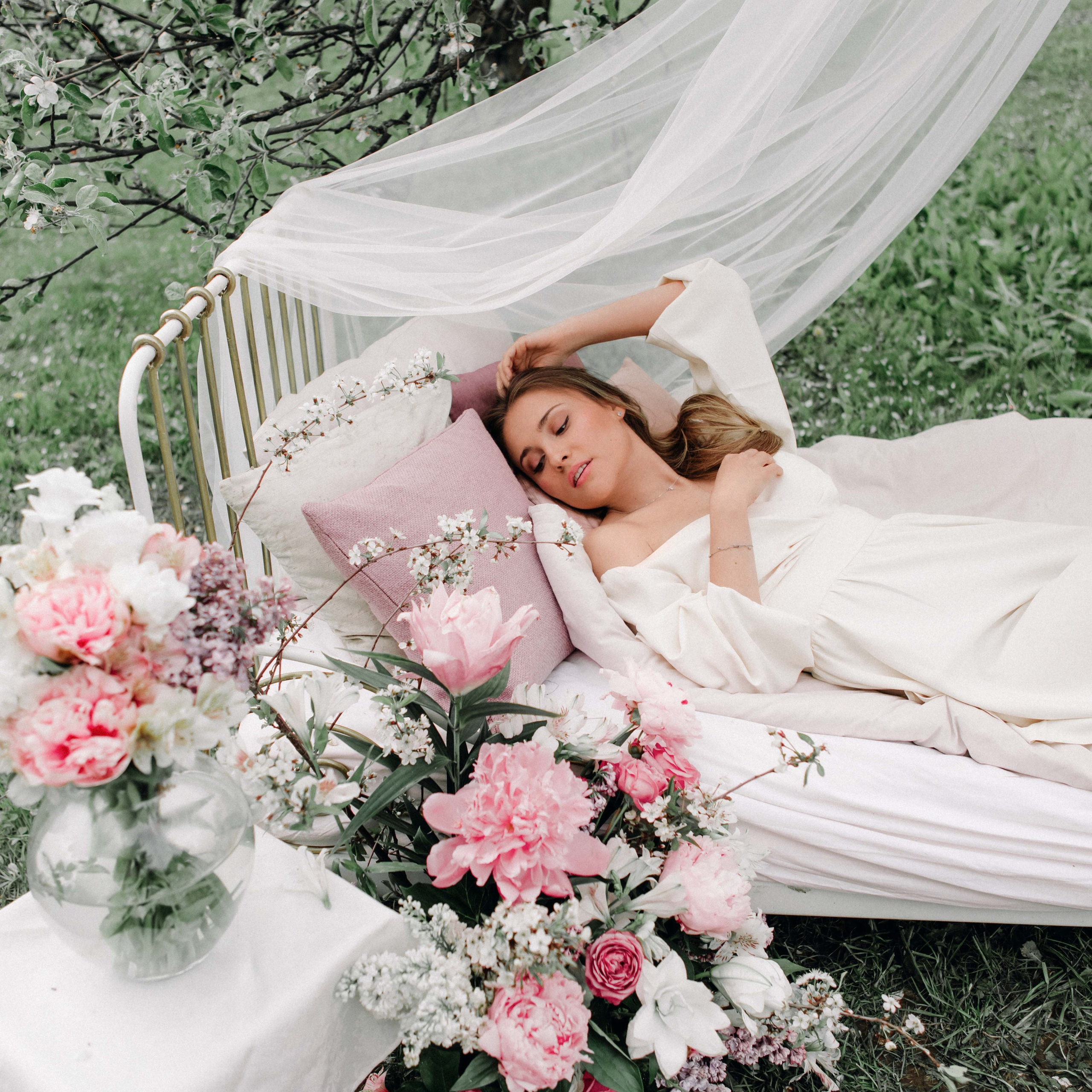 Юлия. Цветущий сад