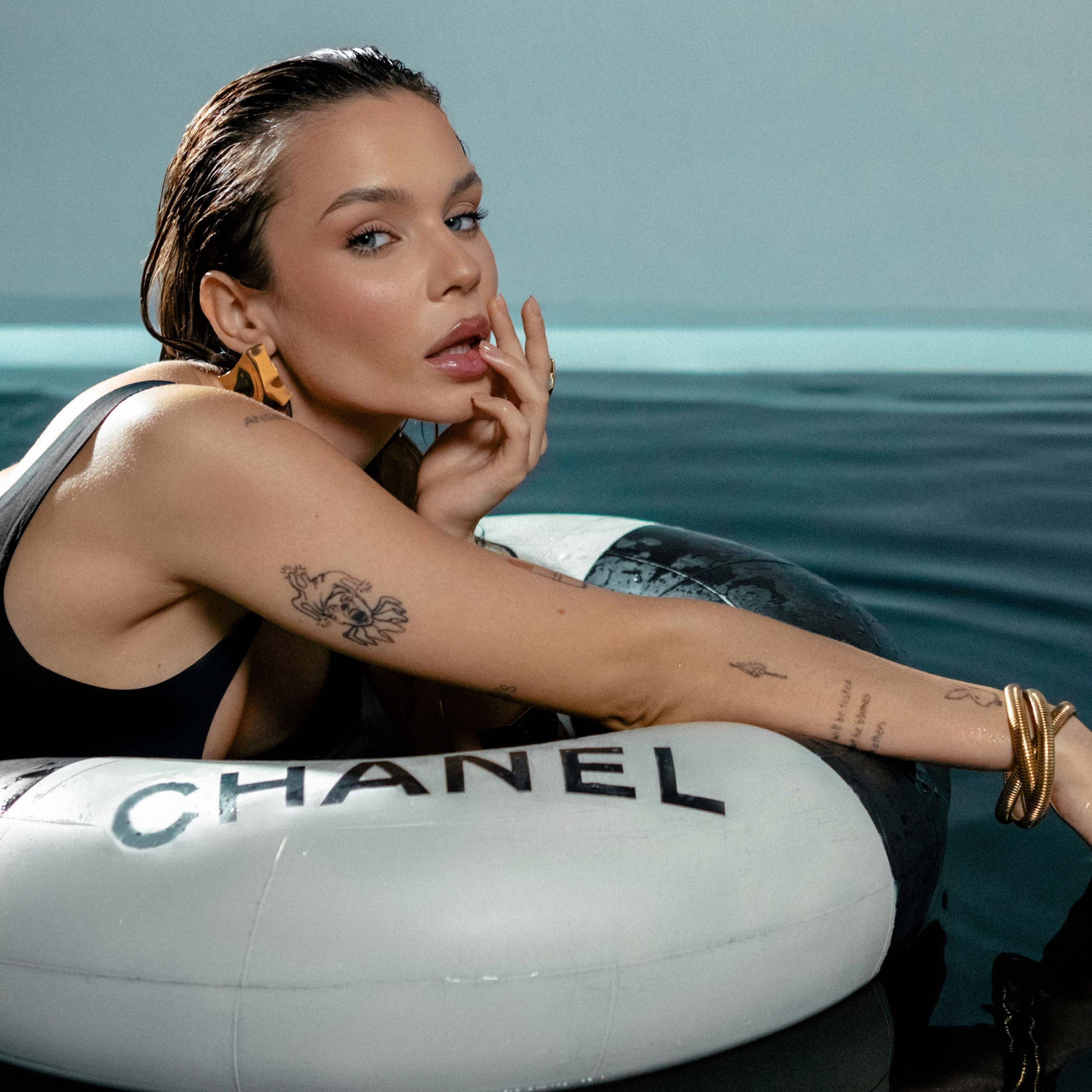 Карина. Фотосессия в бассейне