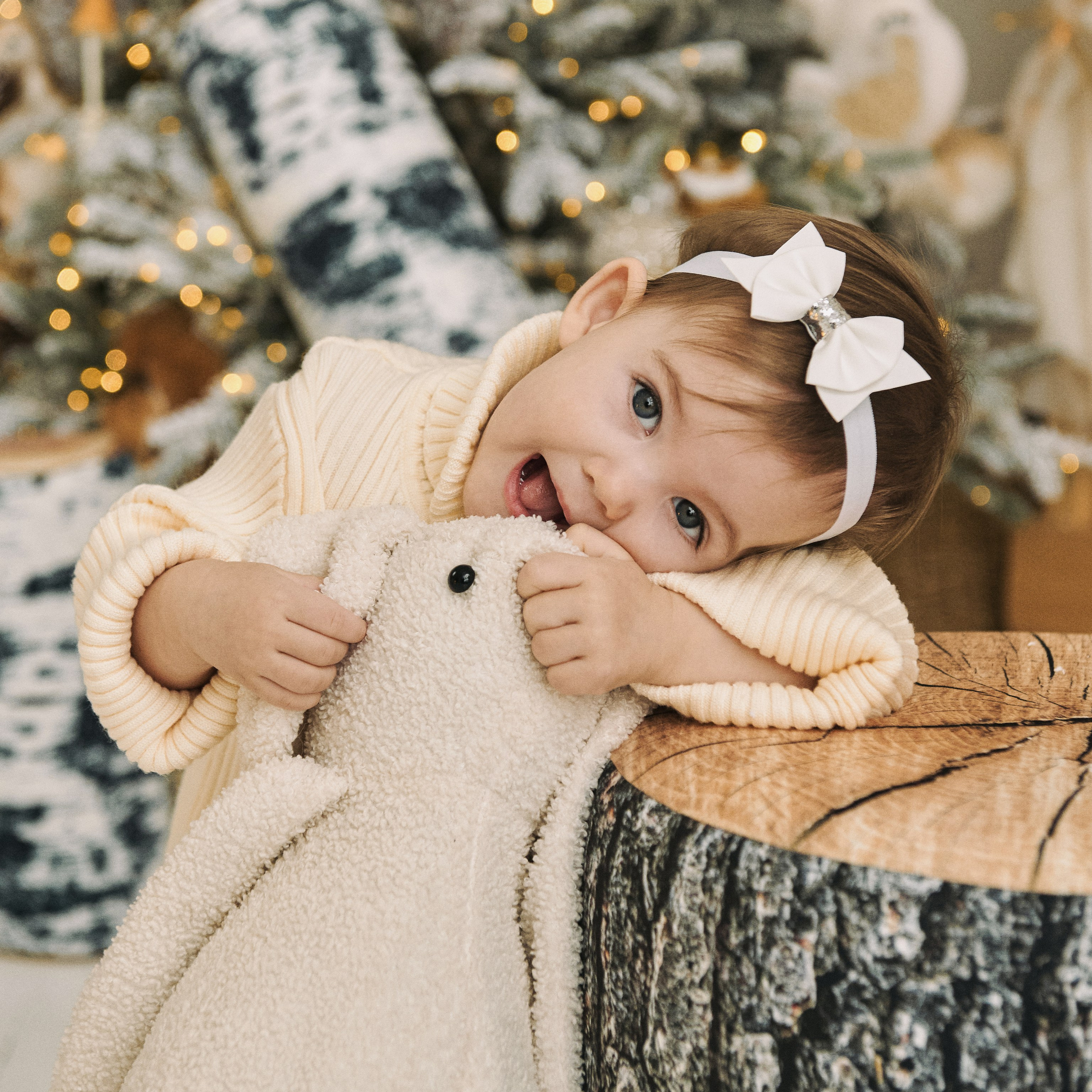 Зимняя фотосессия в студии Новосибирска  новогодний декор и тёплая уютная атмосфера