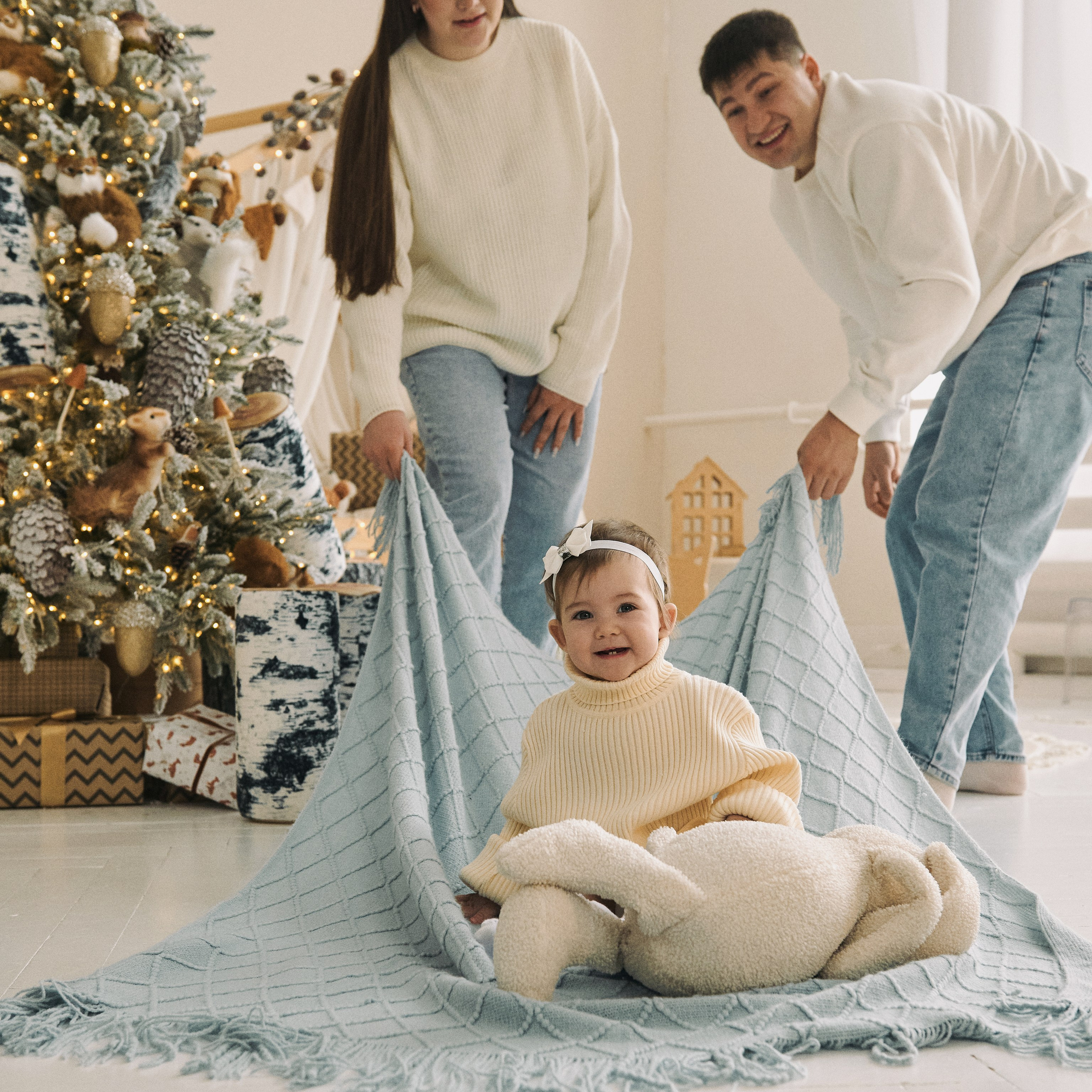 Новогодняя фотосессия в стиле «уютный дом»  пижамы, пледы и семейные улыбки.