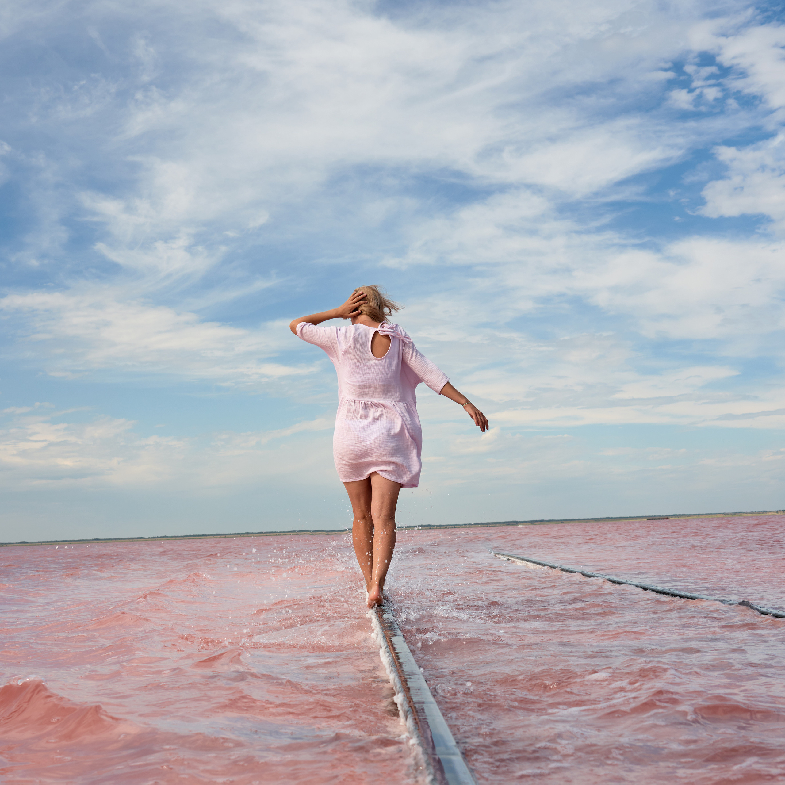 Розовое озеро