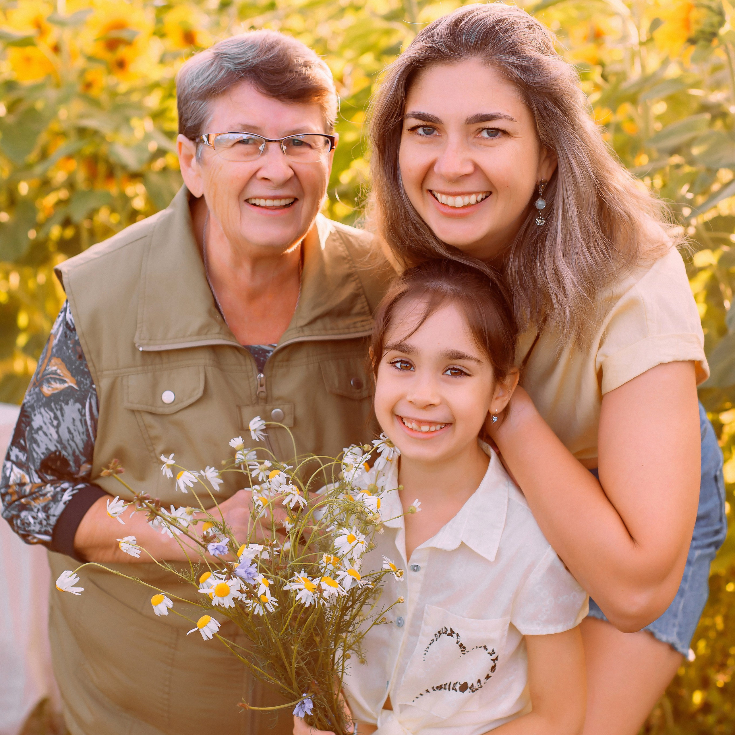 Лиза, Юля, Мария Александровна