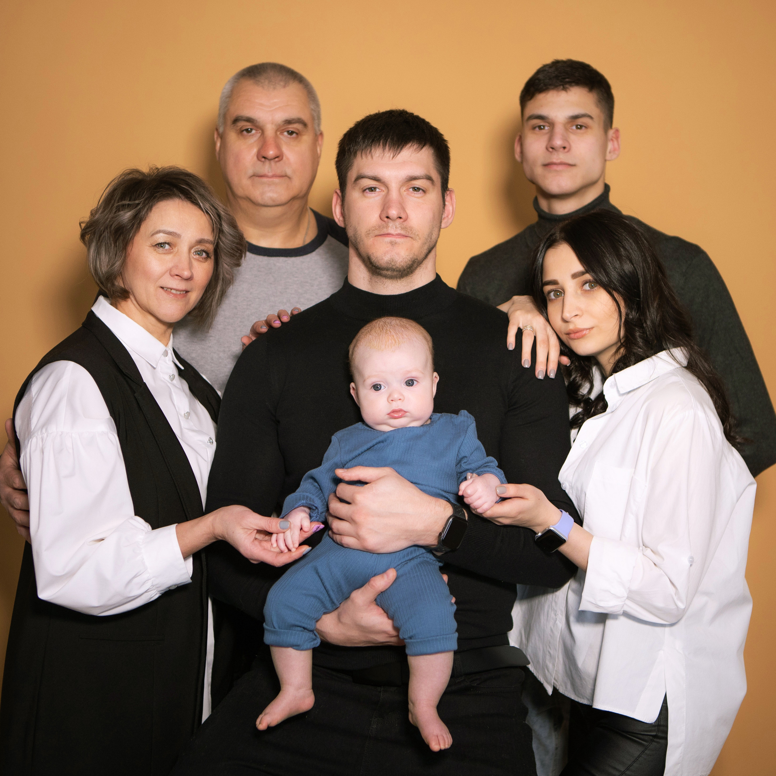 СТУДИЙНЫЙ СЕМЕЙНЫЙ ПОРТРЕТ