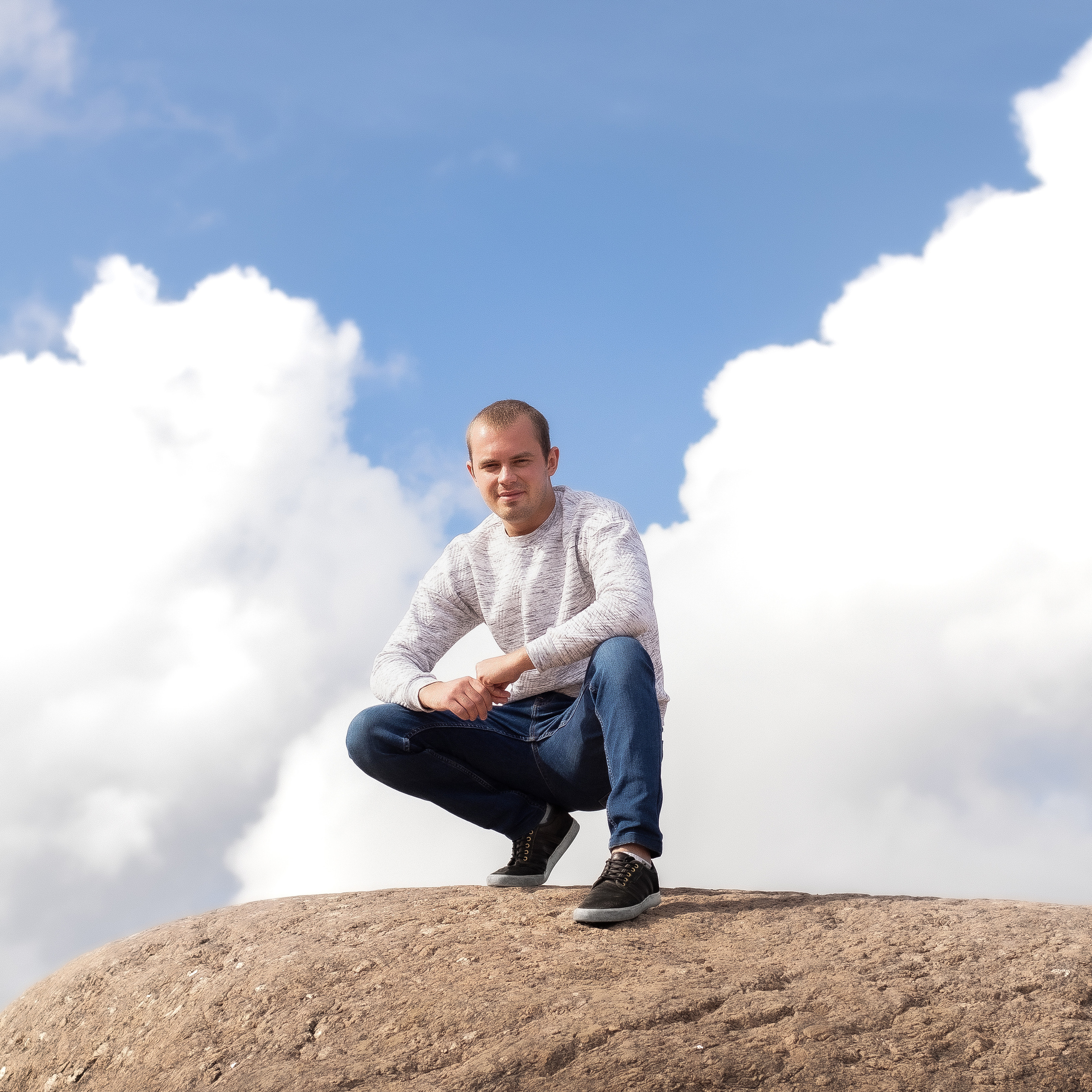 Максим. Главная