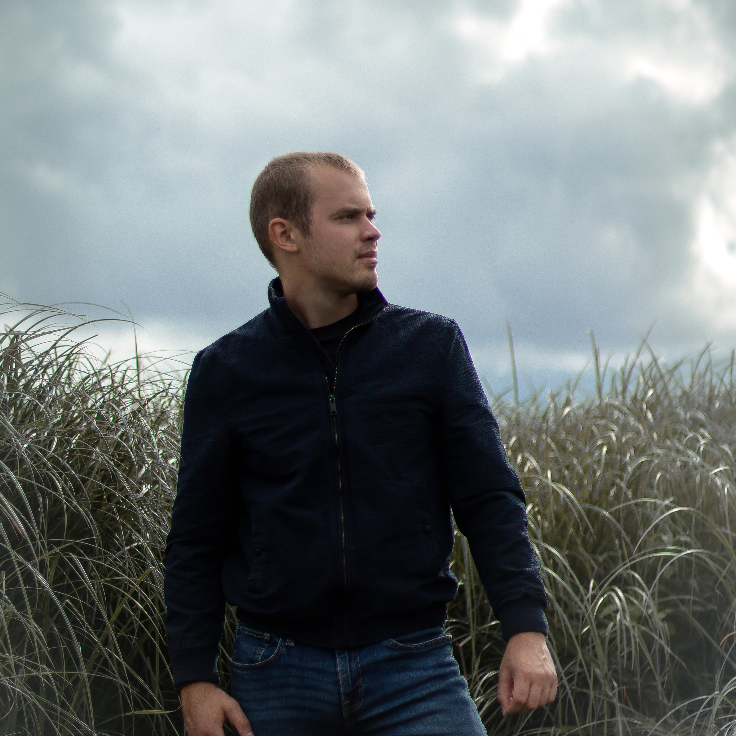 Максим. Главная