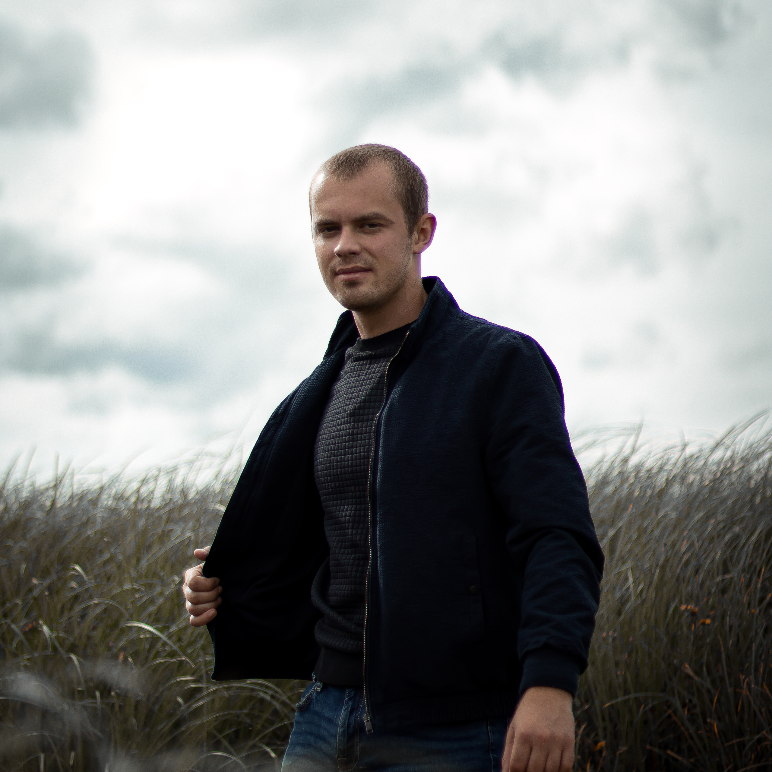 Максим. Главная