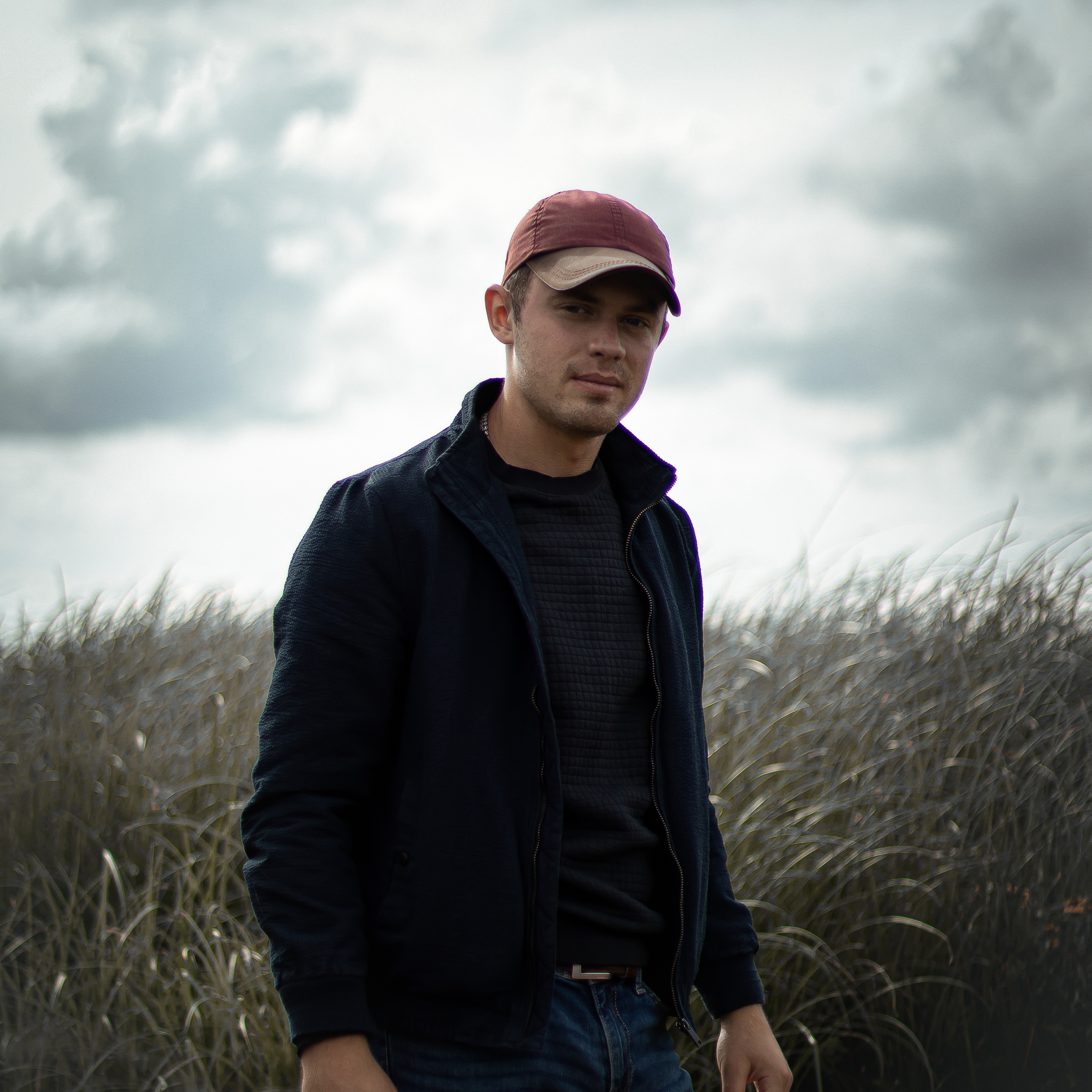 Максим. Главная