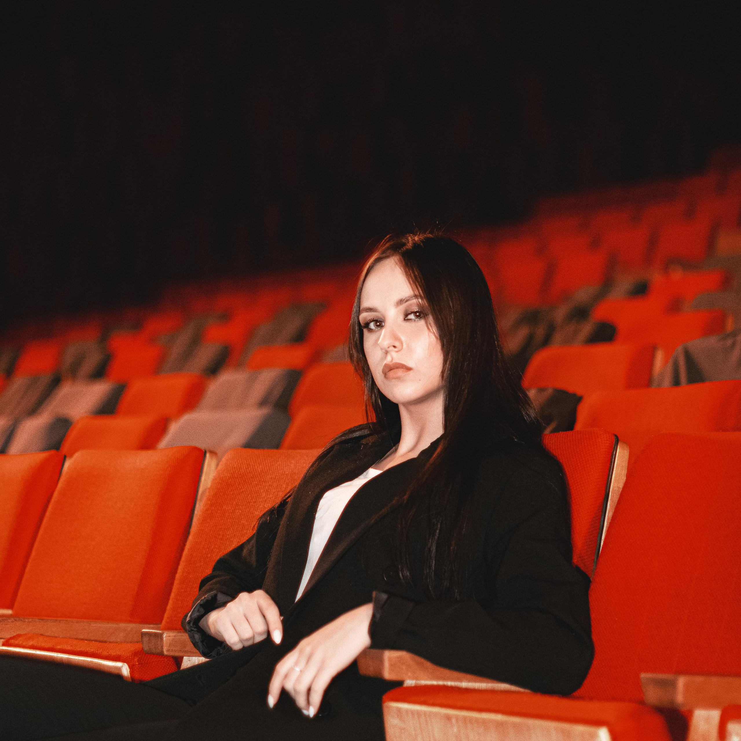 Александра. Главная