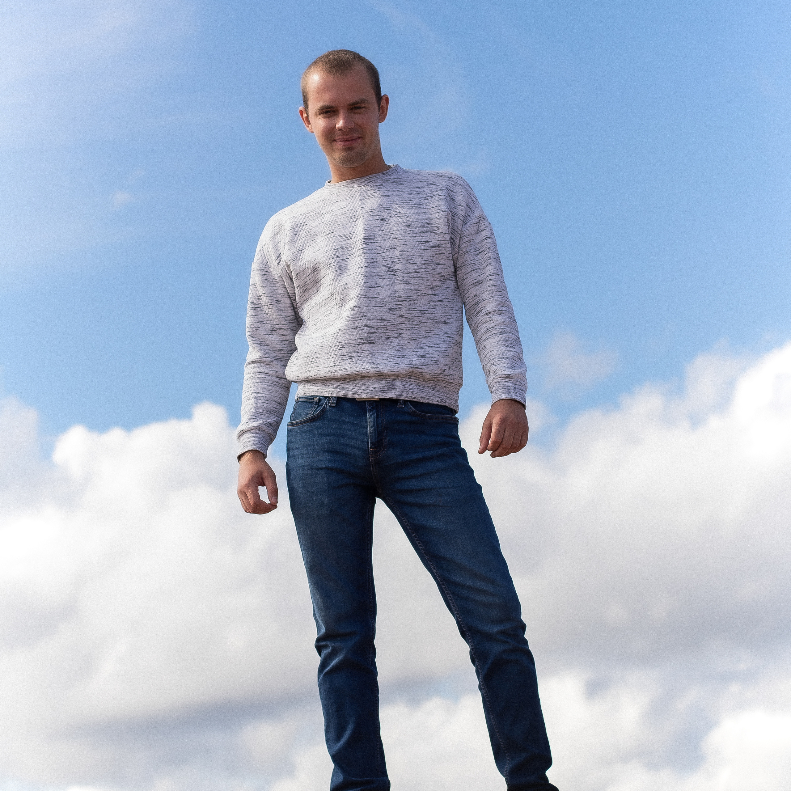 Максим. Главная