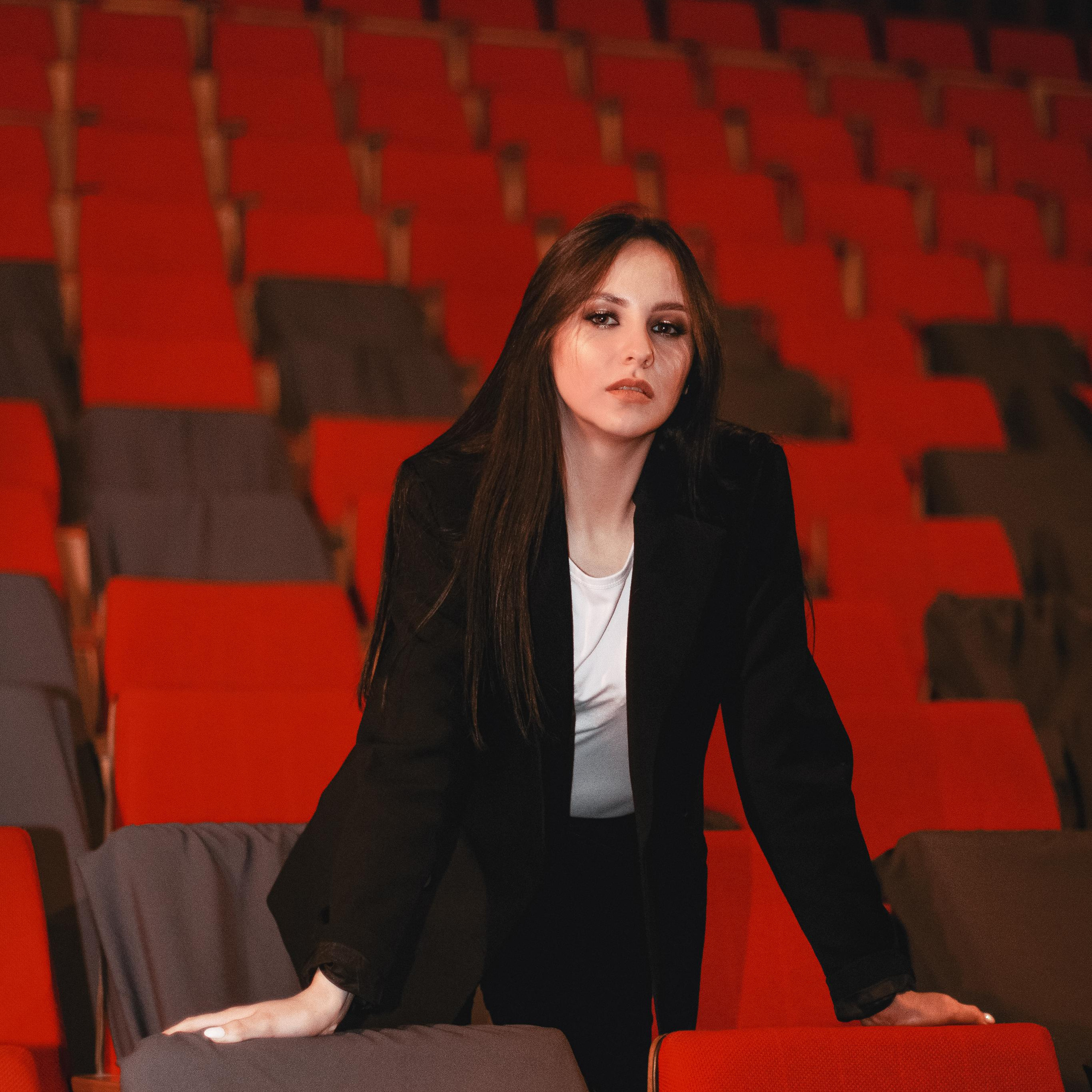 Александра. Главная