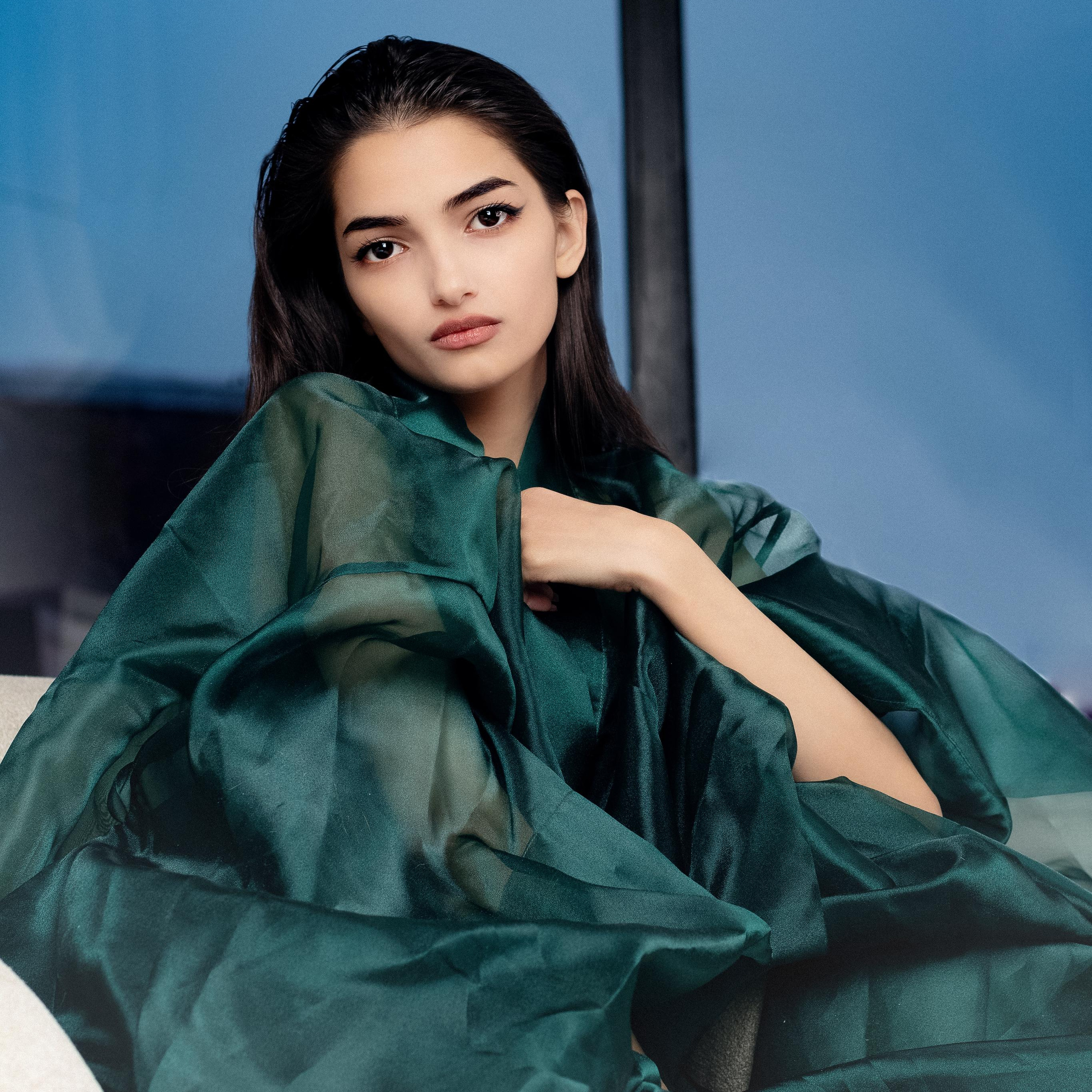 Ева. Главная