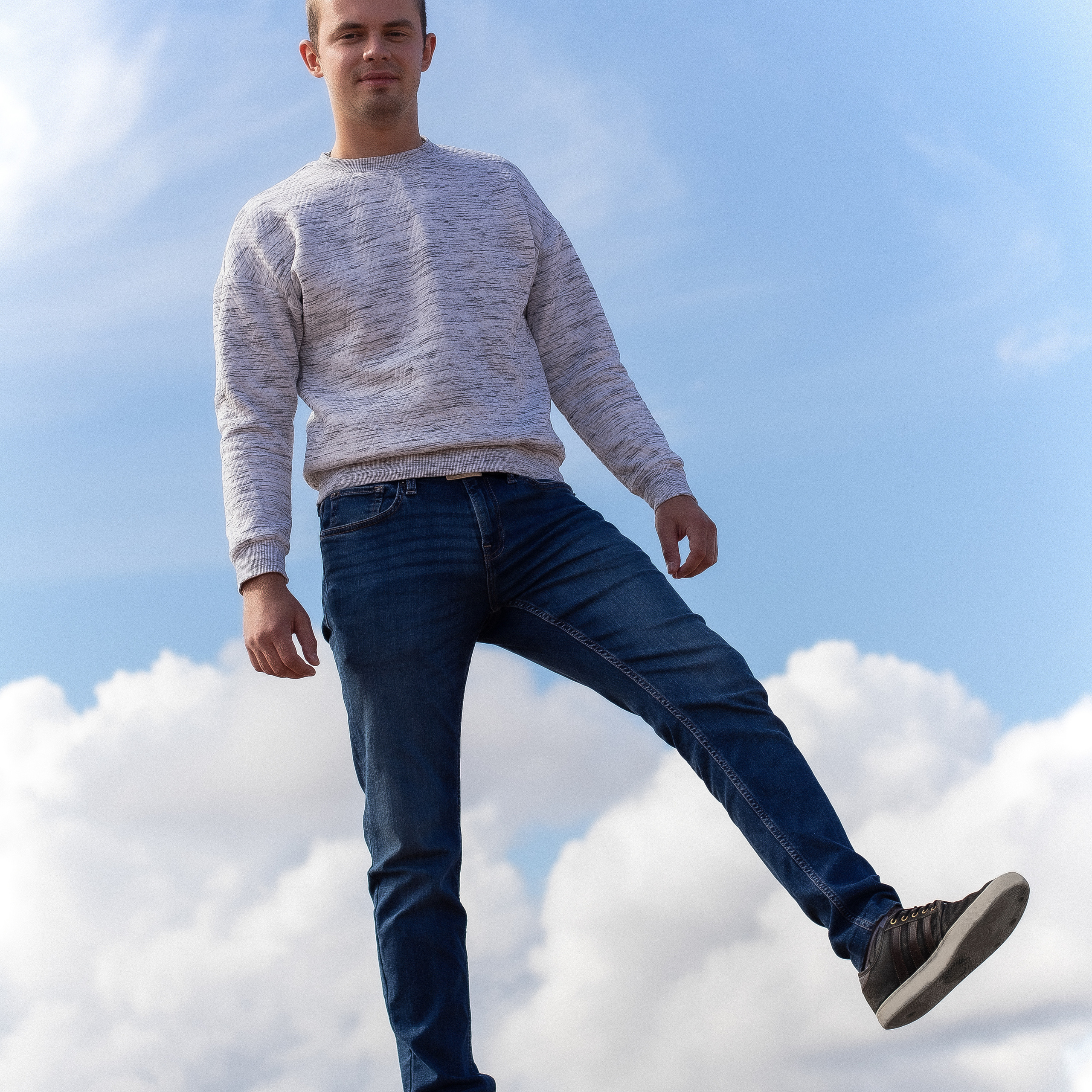 Максим. Главная