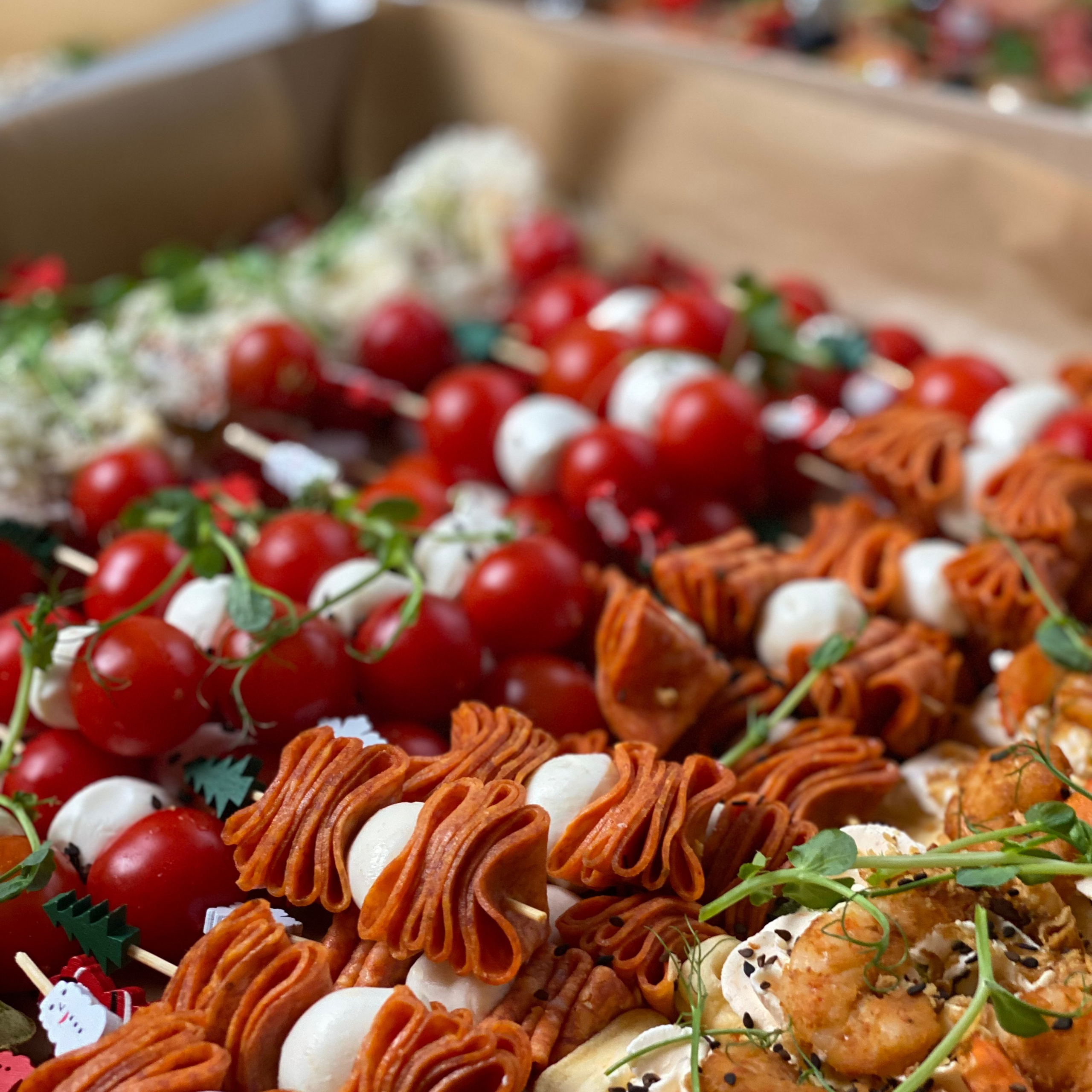 Ваши заказы. Выездной кейтеринг, съедобные букеты, торты и сладости на заказ