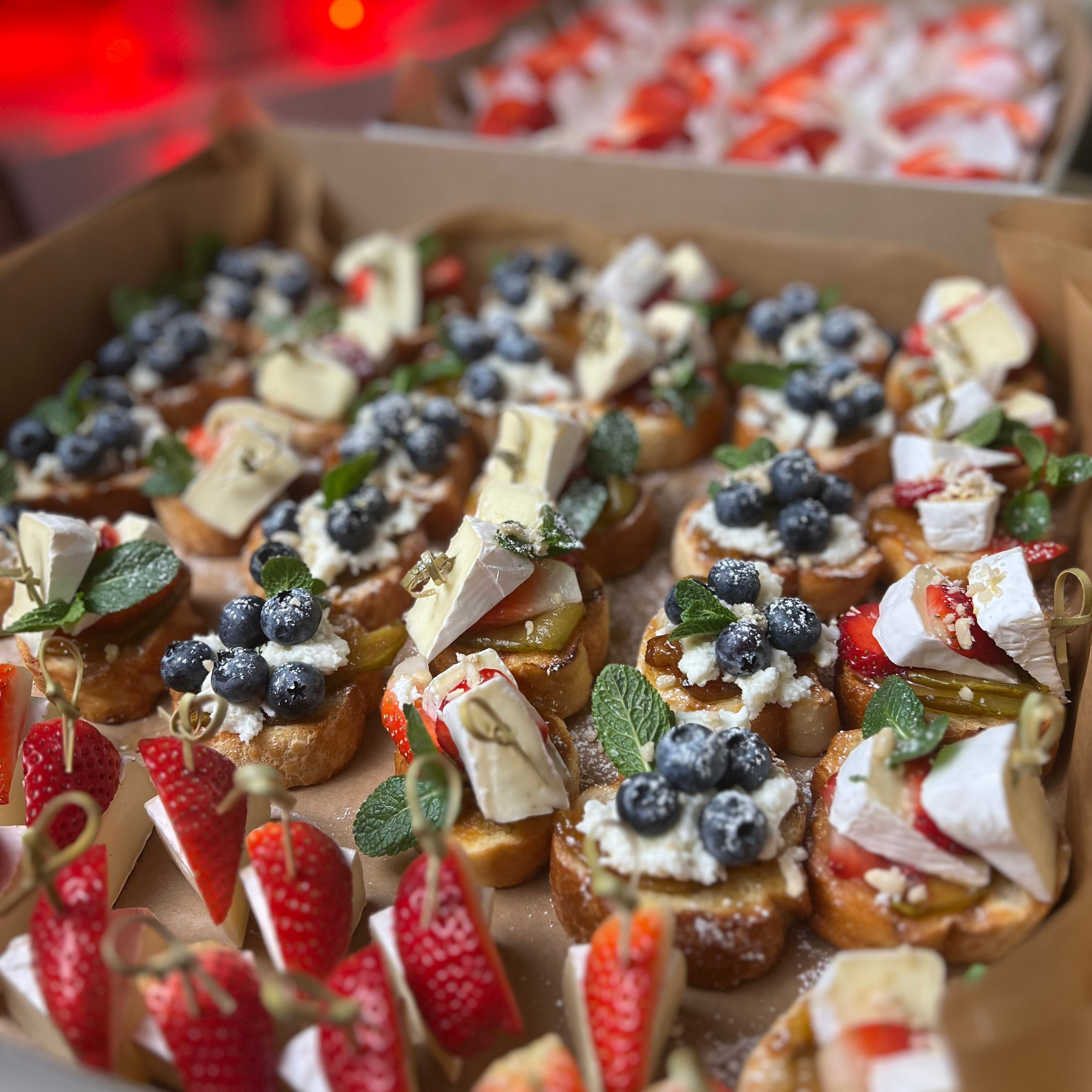 Ваши заказы. Выездной кейтеринг, съедобные букеты, торты и сладости на заказ