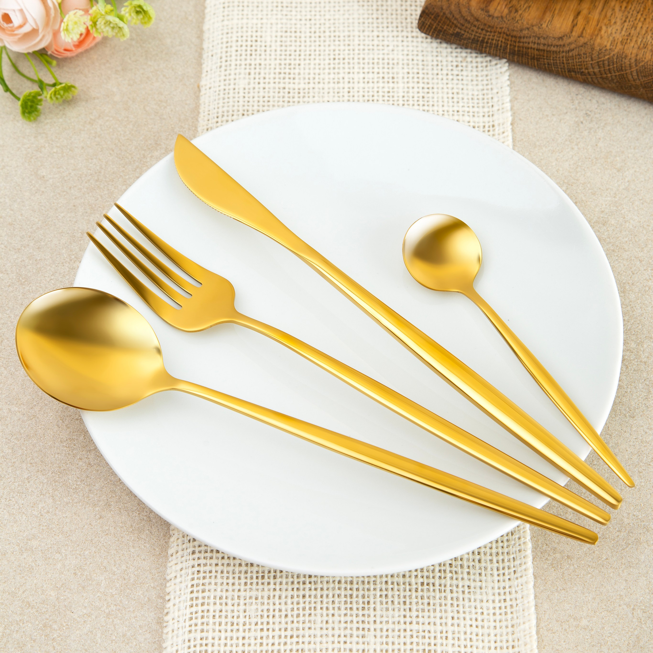 Столовые приборы