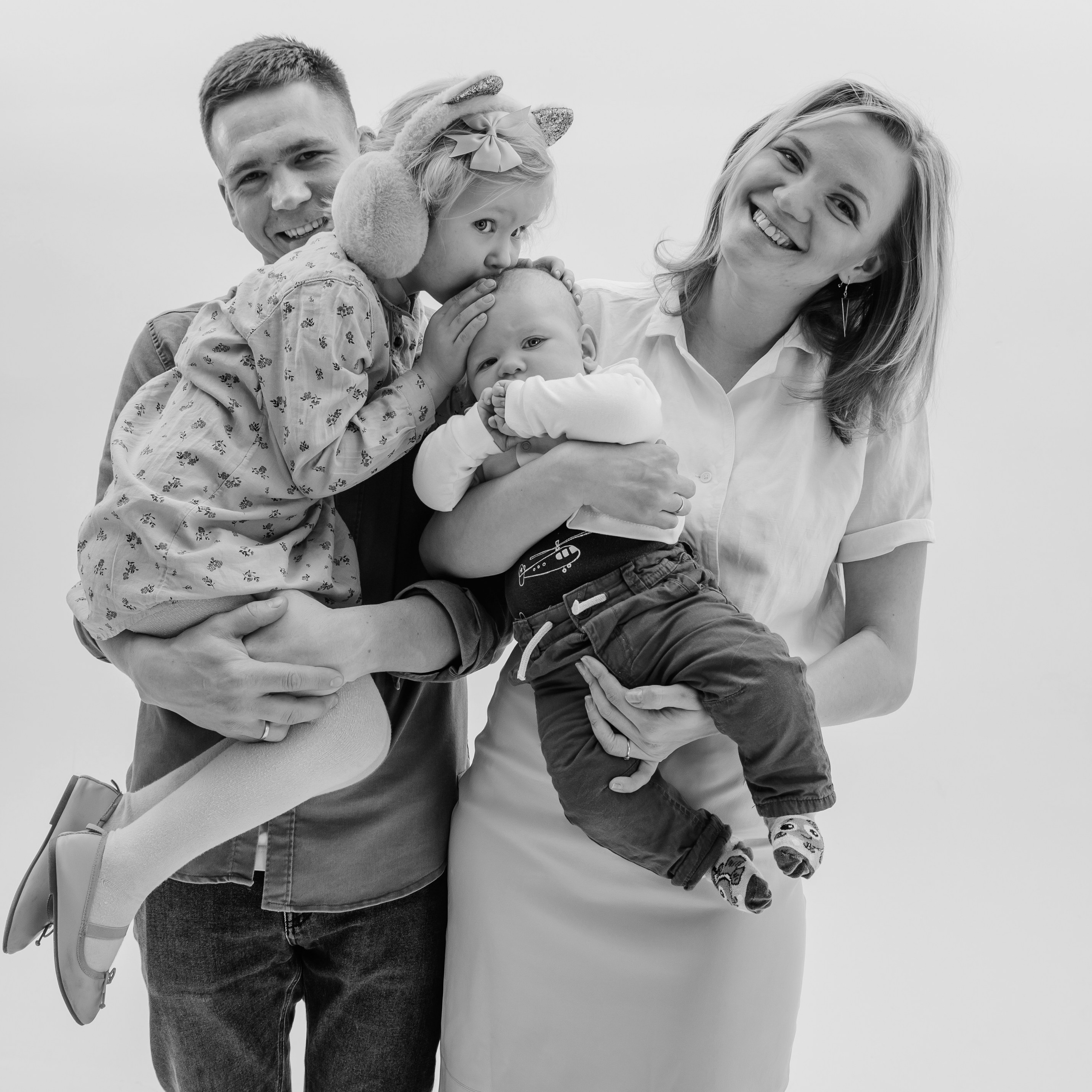 Семейная история в минималистичном стиле