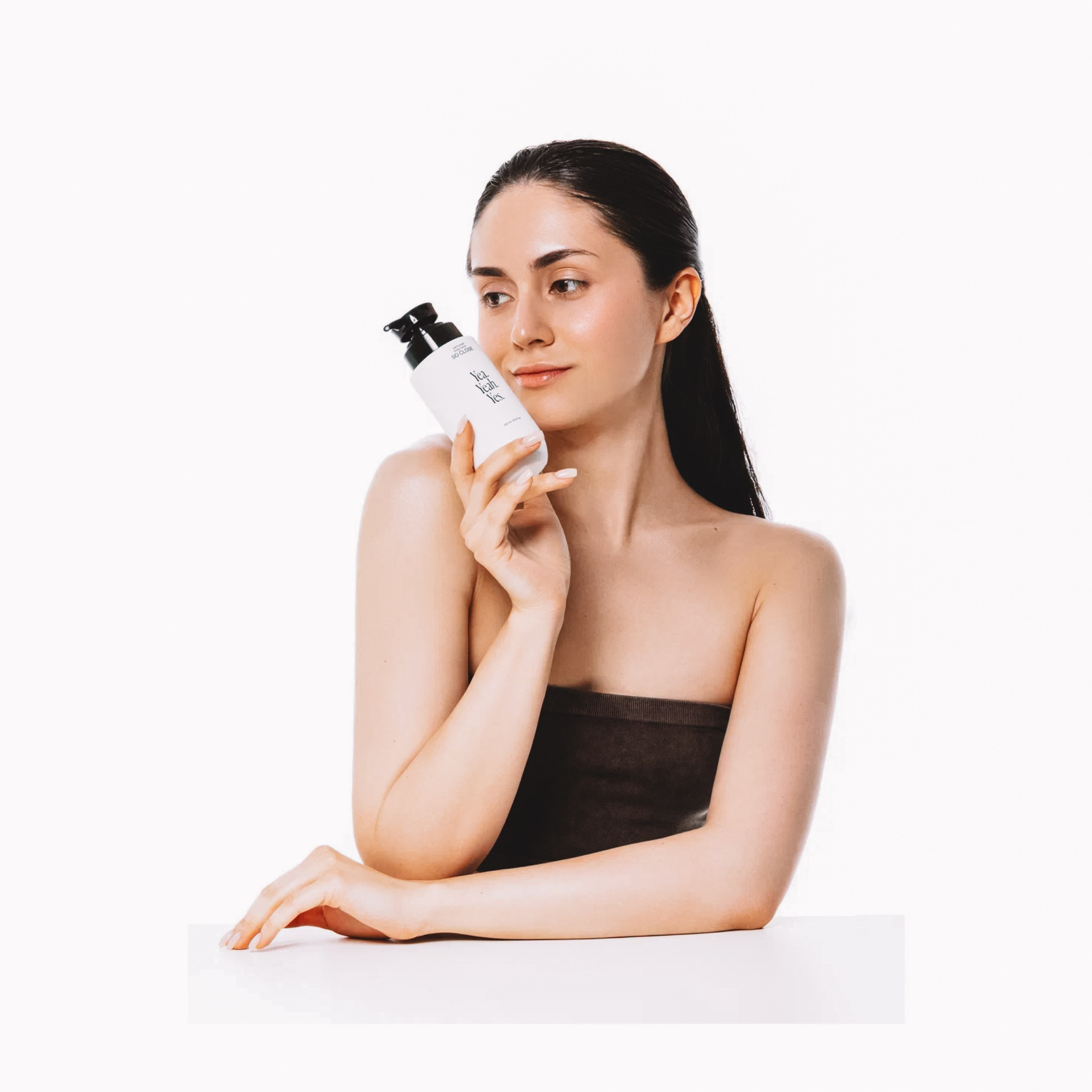 съемка косметического средства в студии