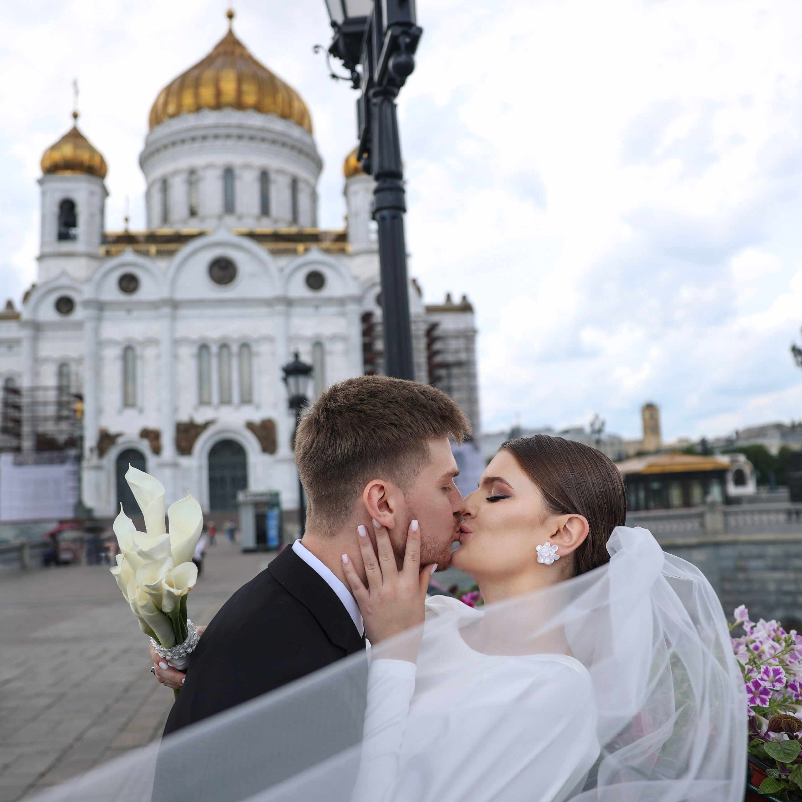 Анастасия и Александр. Храм Христа Спасителя