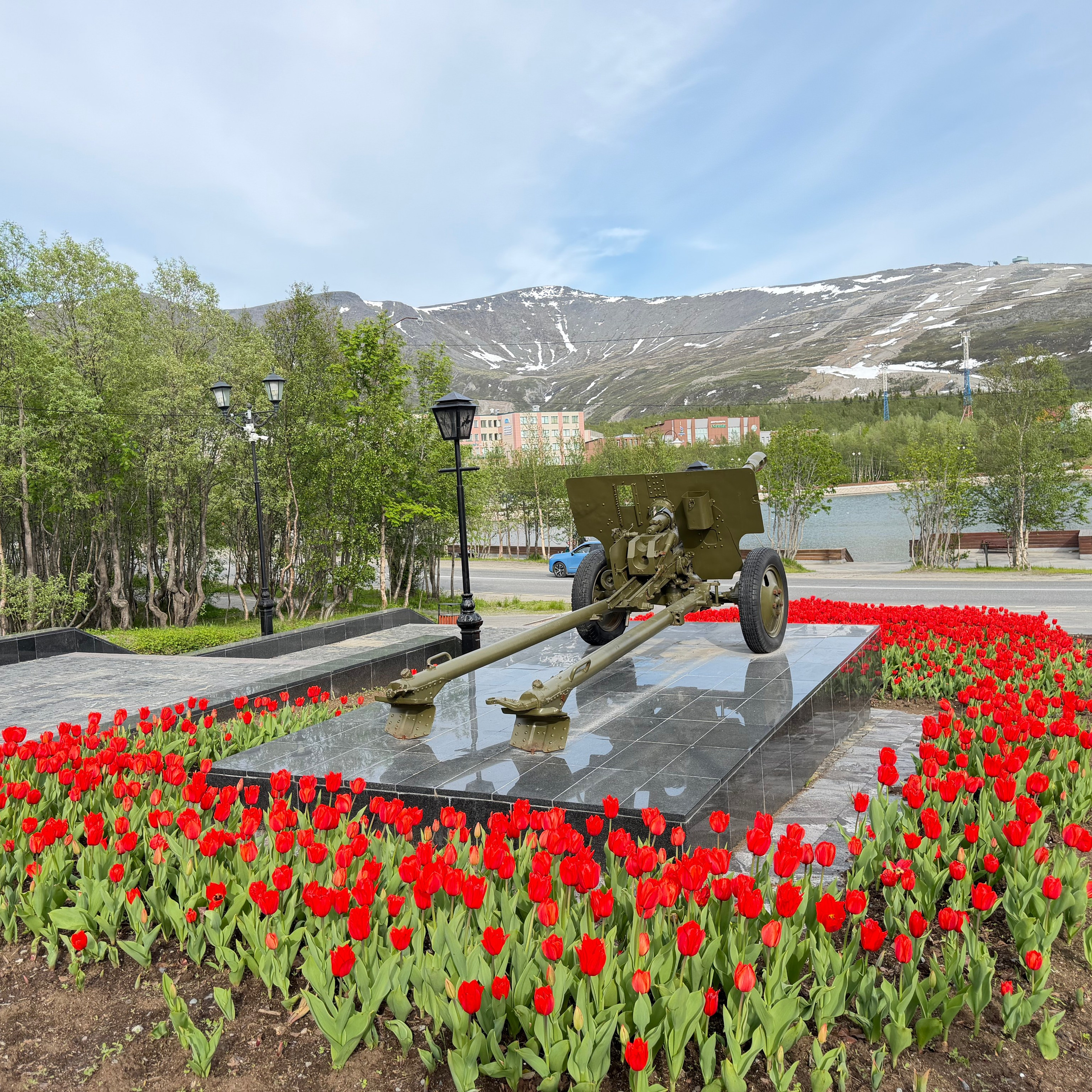 Пусть будет нарядной Земля. Студия Джобса