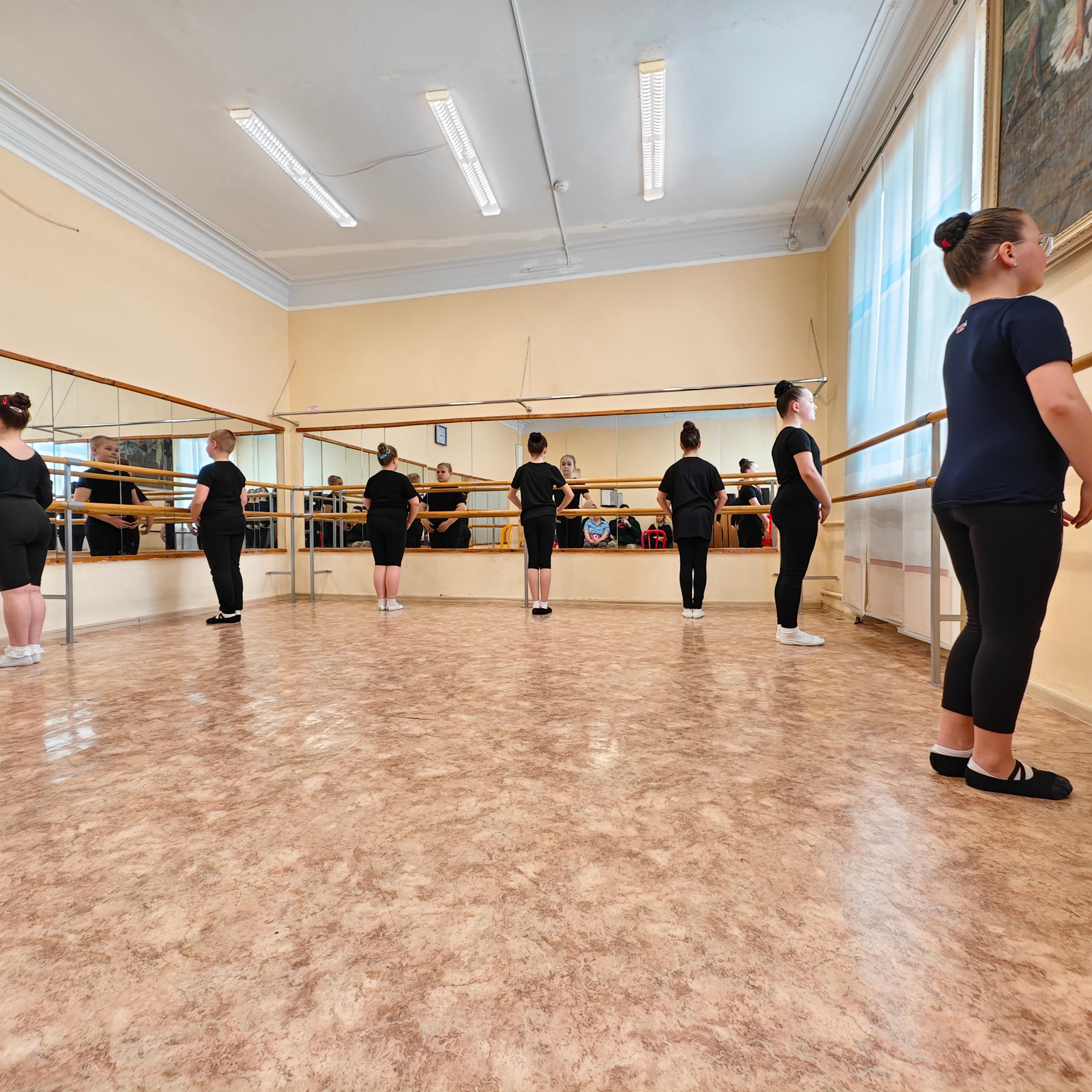 Открытый урок в танцевальной студии. Студия Джобса