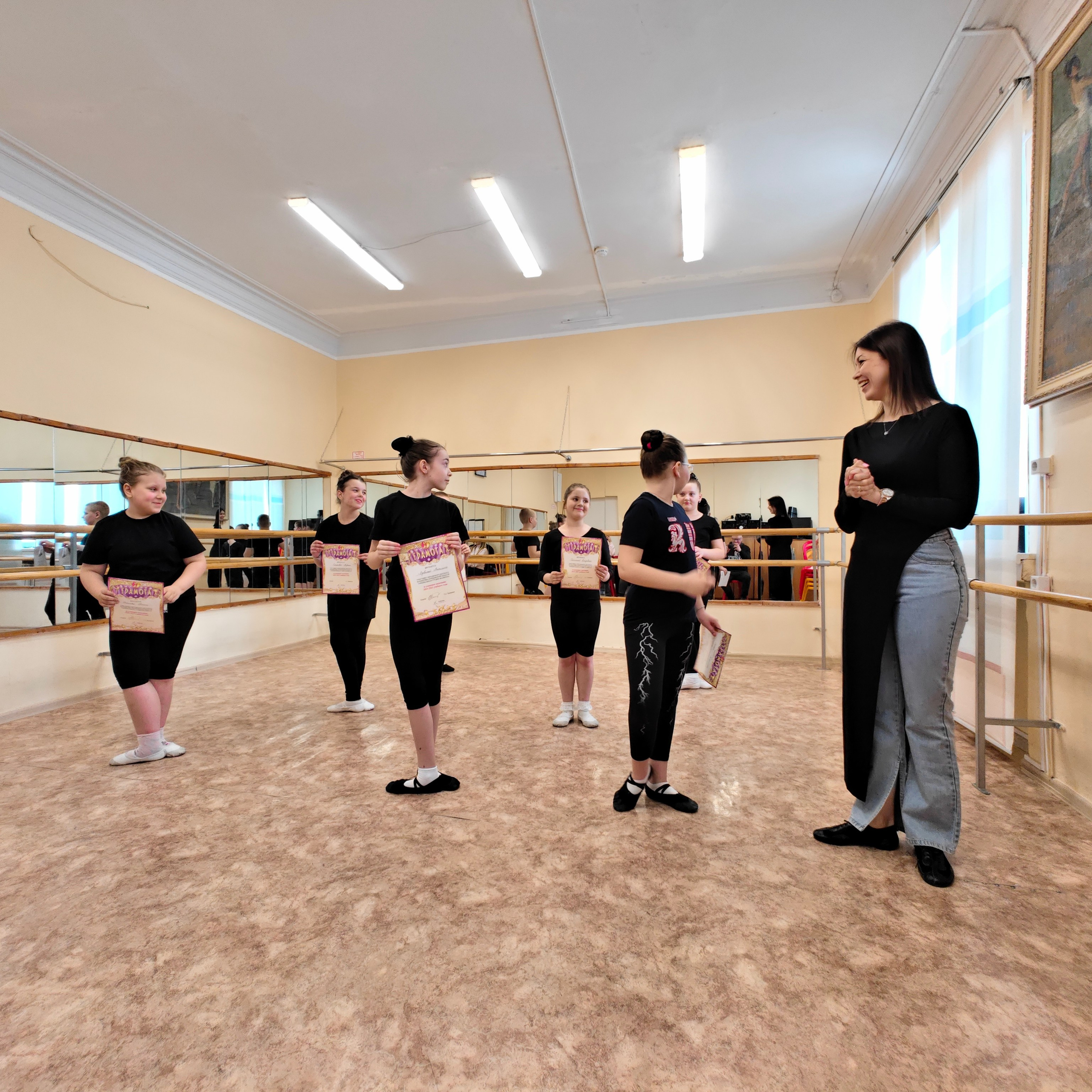 Открытый урок в танцевальной студии. Студия Джобса