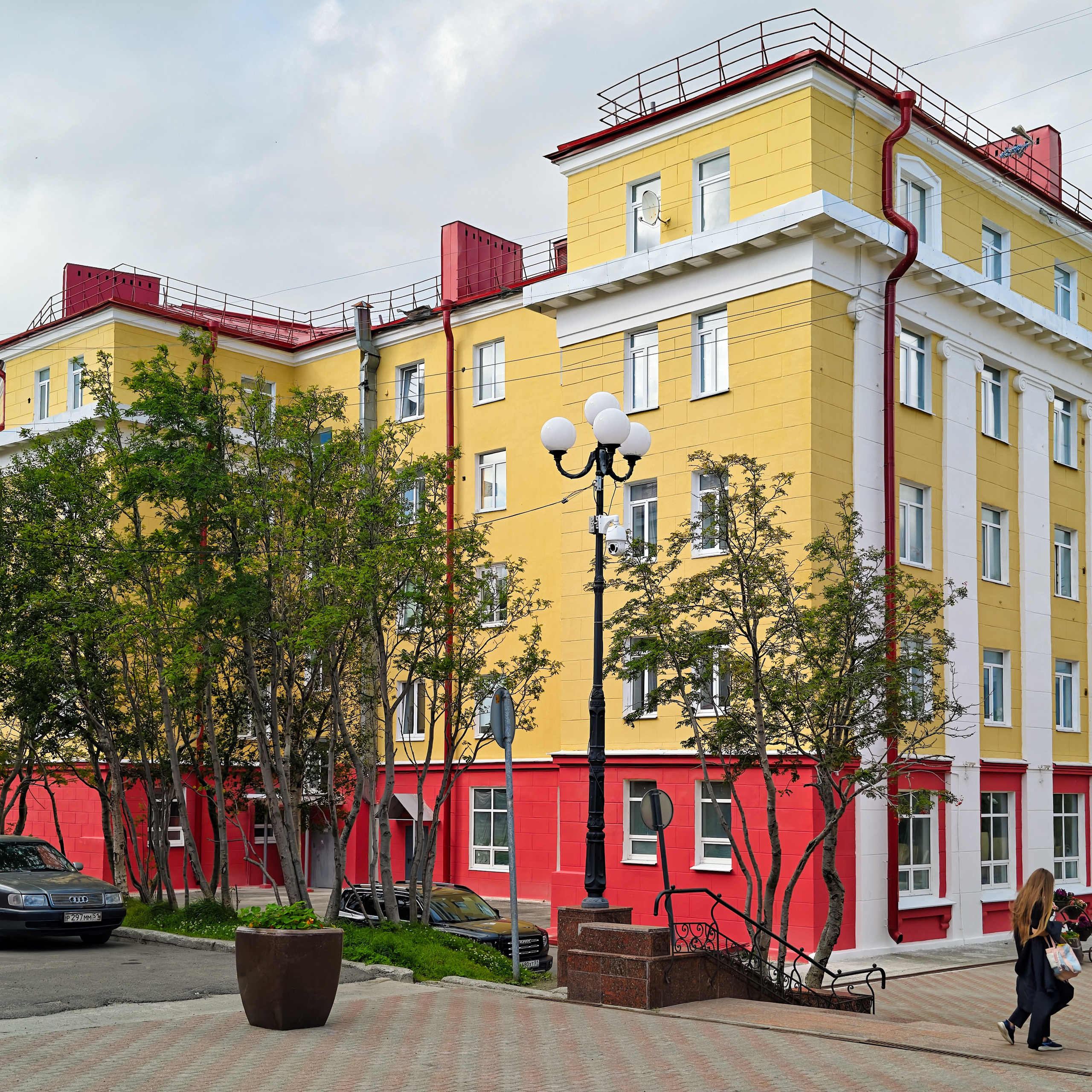 Есть улицы центральные, высокие и важные…. Студия Джобса