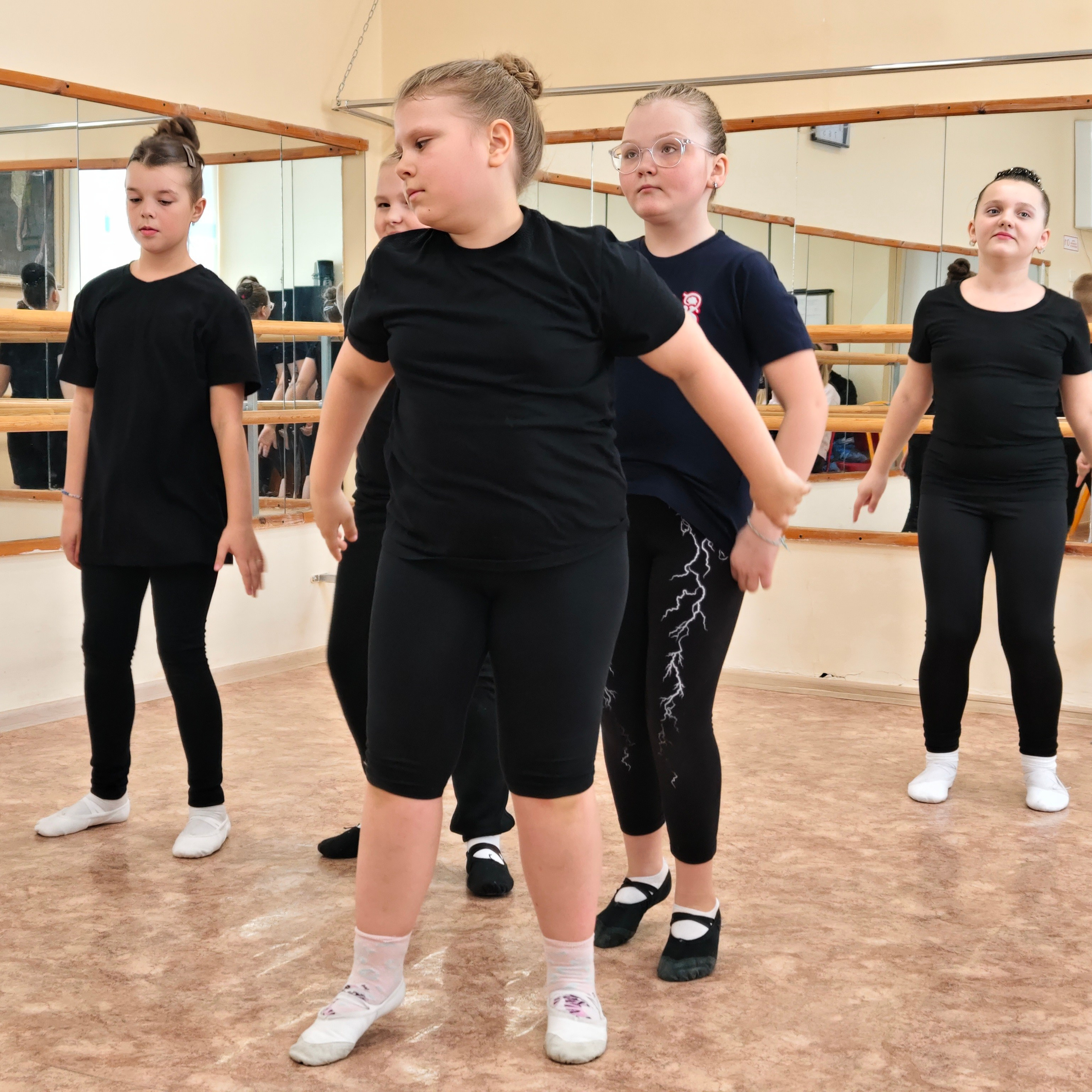 Открытый урок в танцевальной студии. Студия Джобса