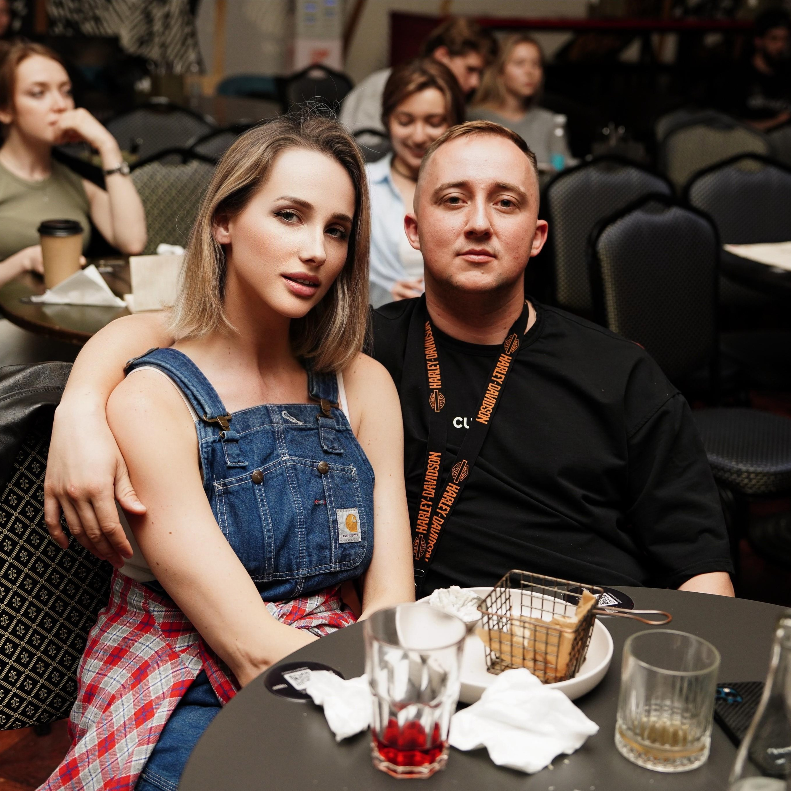 STAND UP CAFE «КОРОЧЕ ЕСТЬ ТЕМА». ZAVALIHINA.RU