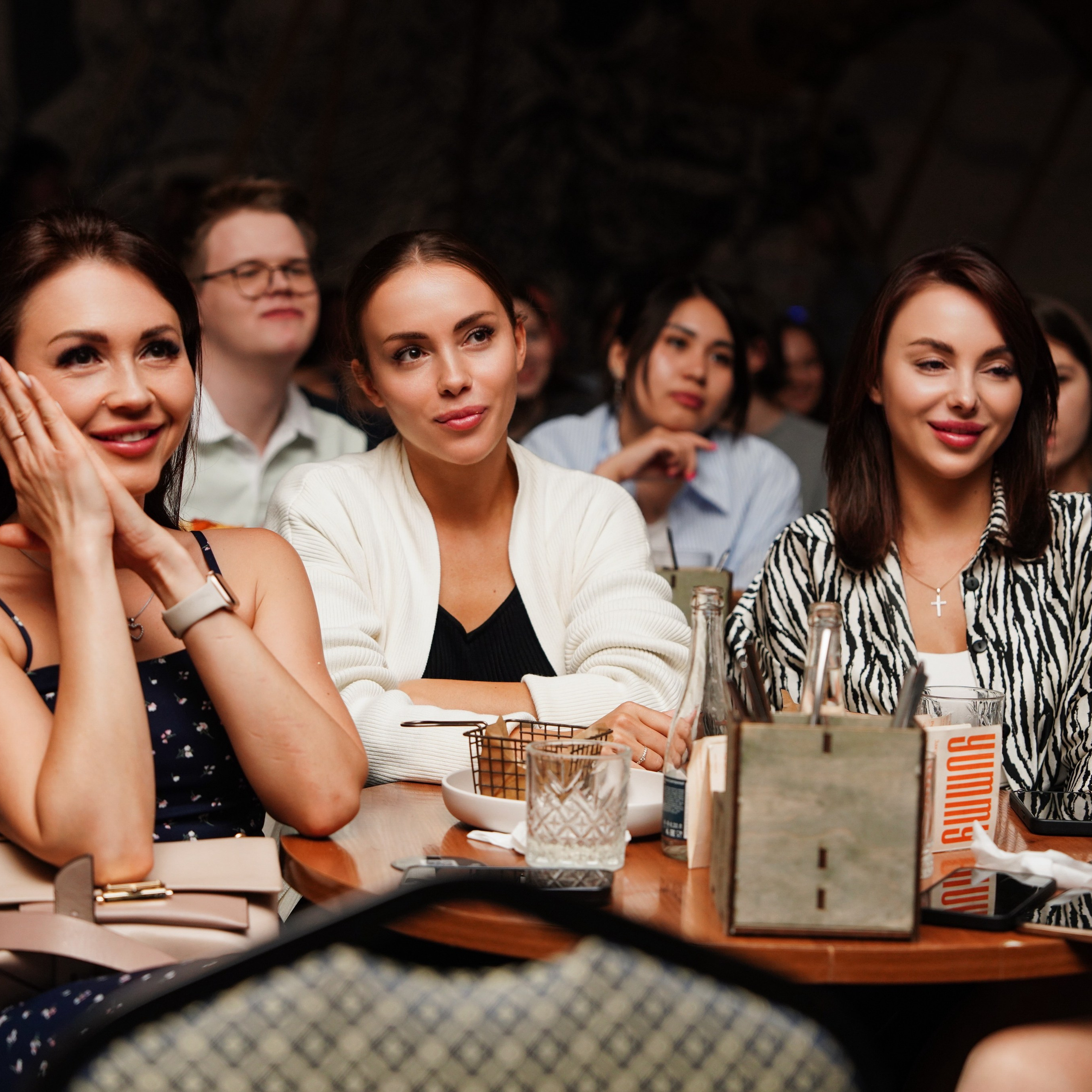 STAND UP CAFE «КОРОЧЕ ЕСТЬ ТЕМА». ZAVALIHINA.RU