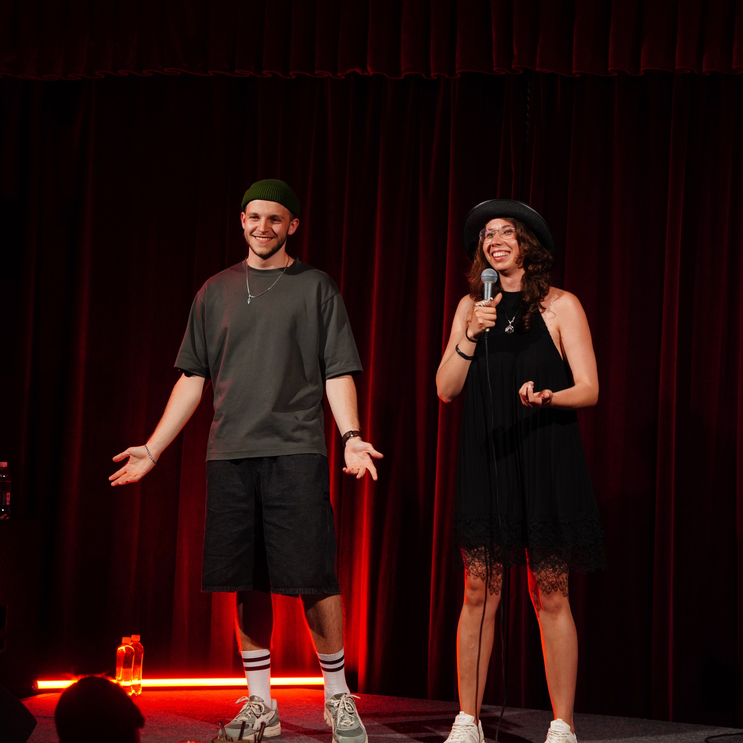 STAND UP CAFE «КОРОЧЕ ЕСТЬ ТЕМА». ZAVALIHINA.RU