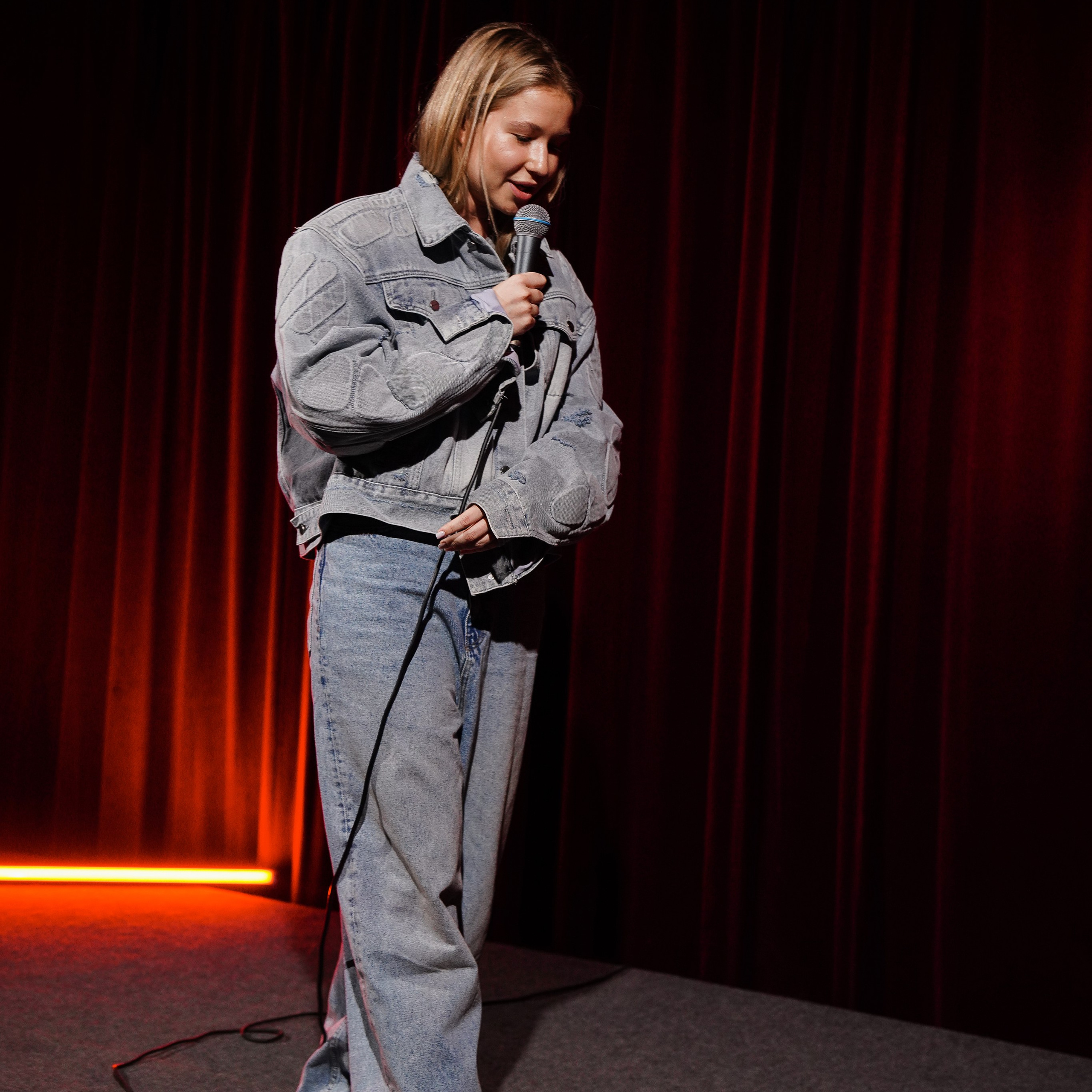 STAND UP CAFE «КОРОЧЕ ЕСТЬ ТЕМА». ZAVALIHINA.RU