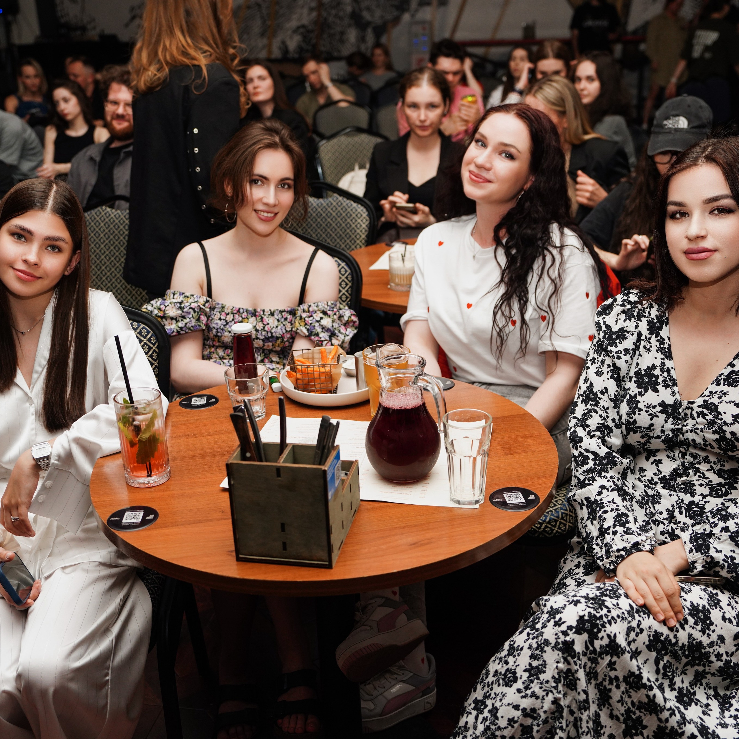 STAND UP CAFE «КОРОЧЕ ЕСТЬ ТЕМА». ZAVALIHINA.RU