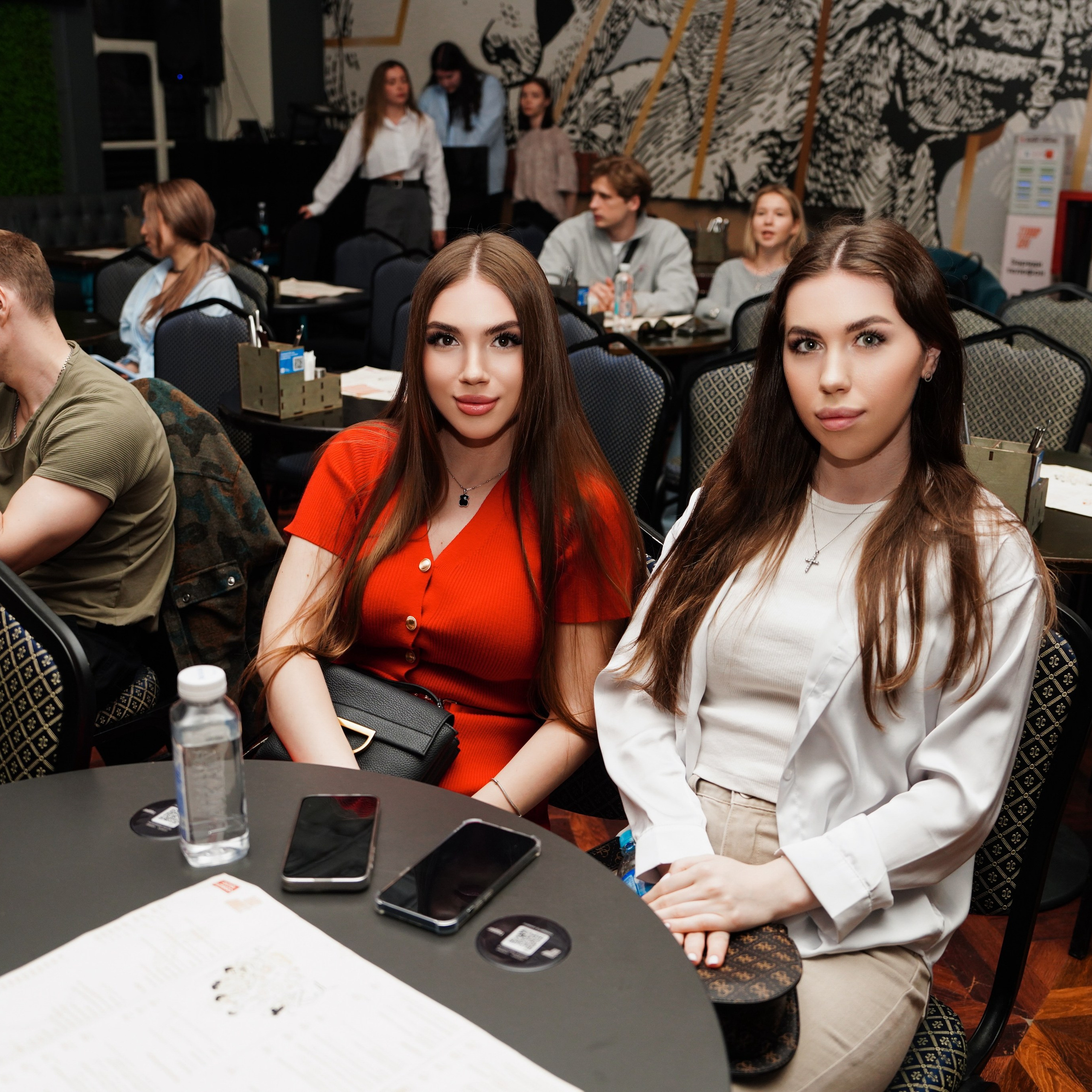 STAND UP CAFE «КОРОЧЕ ЕСТЬ ТЕМА». ZAVALIHINA.RU