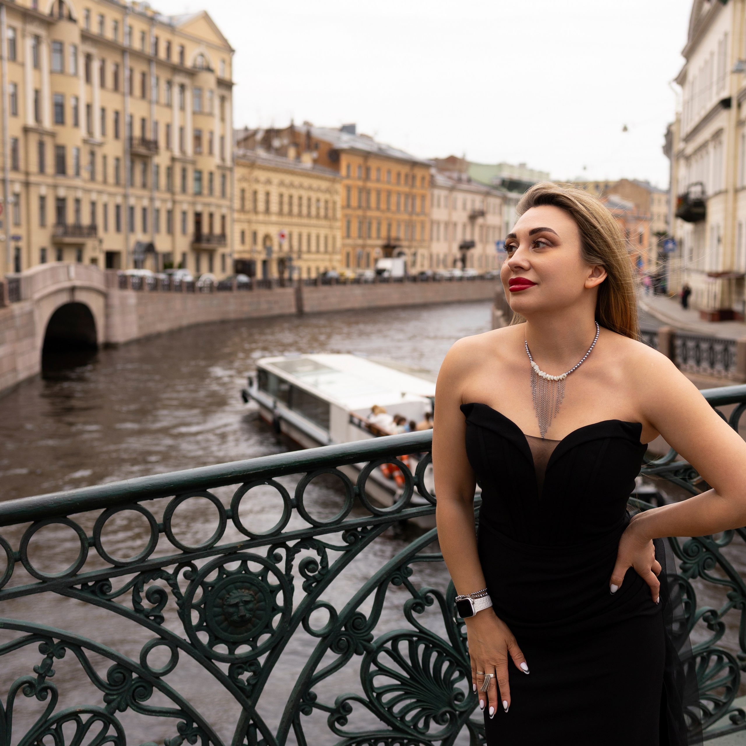 День рождения раз в году.)