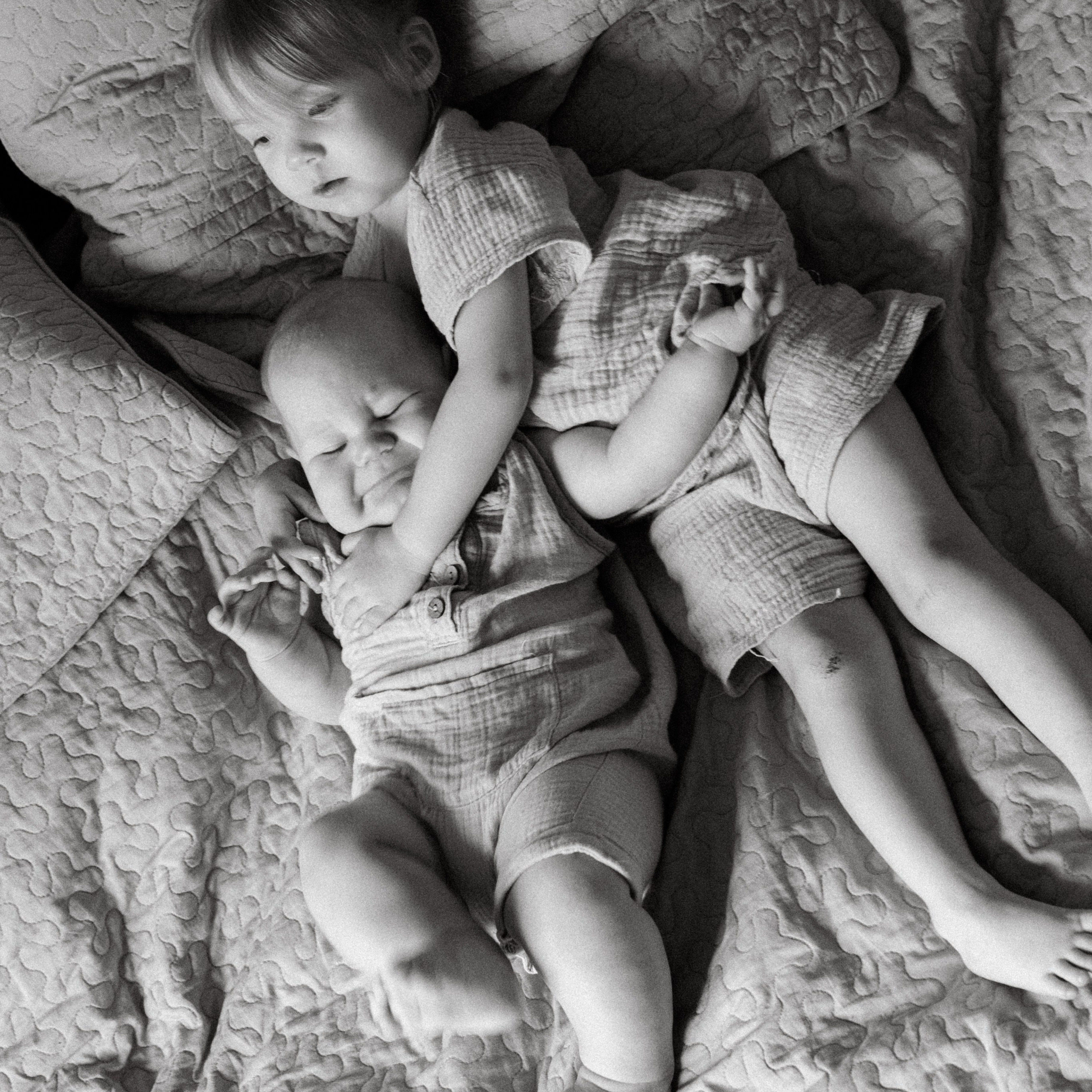 Когда ты мама двоих…))