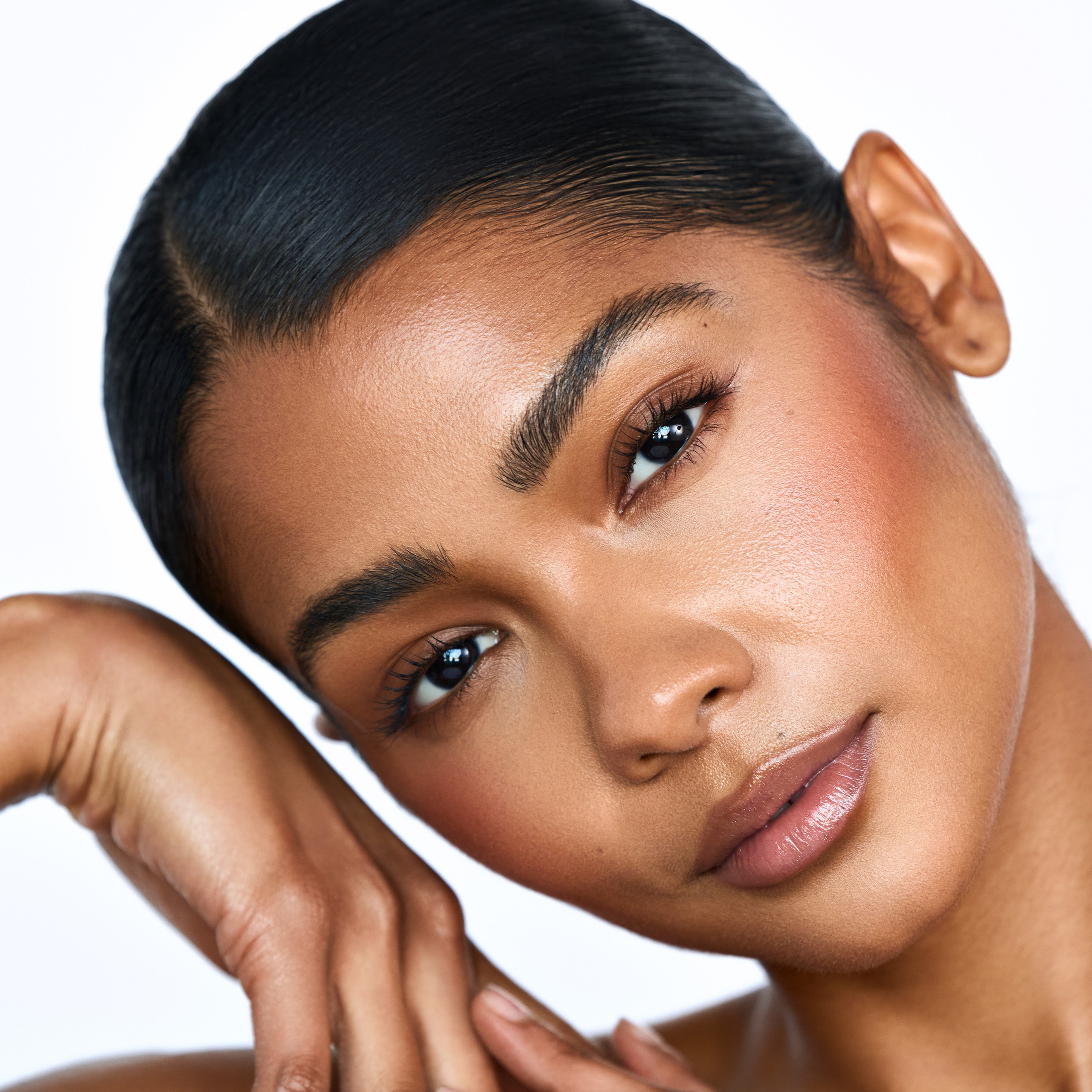 beautiful @itsmakaelayaheard by @aangellii with team: makeup @theartist.maegpro, hair @kaliatheeartist, @finessenshots and me as a retoucher 