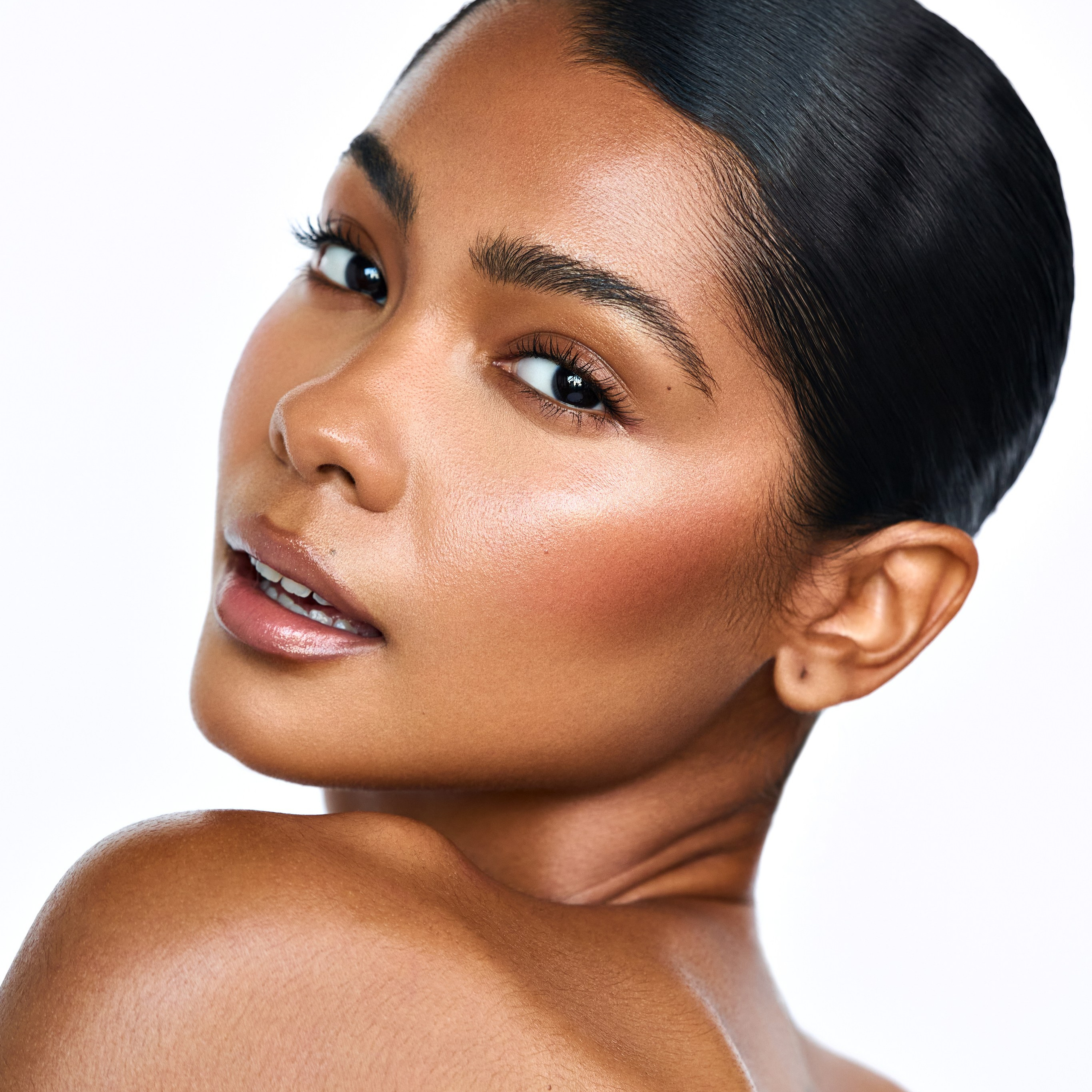 beautiful @itsmakaelayaheard by @aangellii with team: makeup @theartist.maegpro, hair @kaliatheeartist, @finessenshots and me as a retoucher 